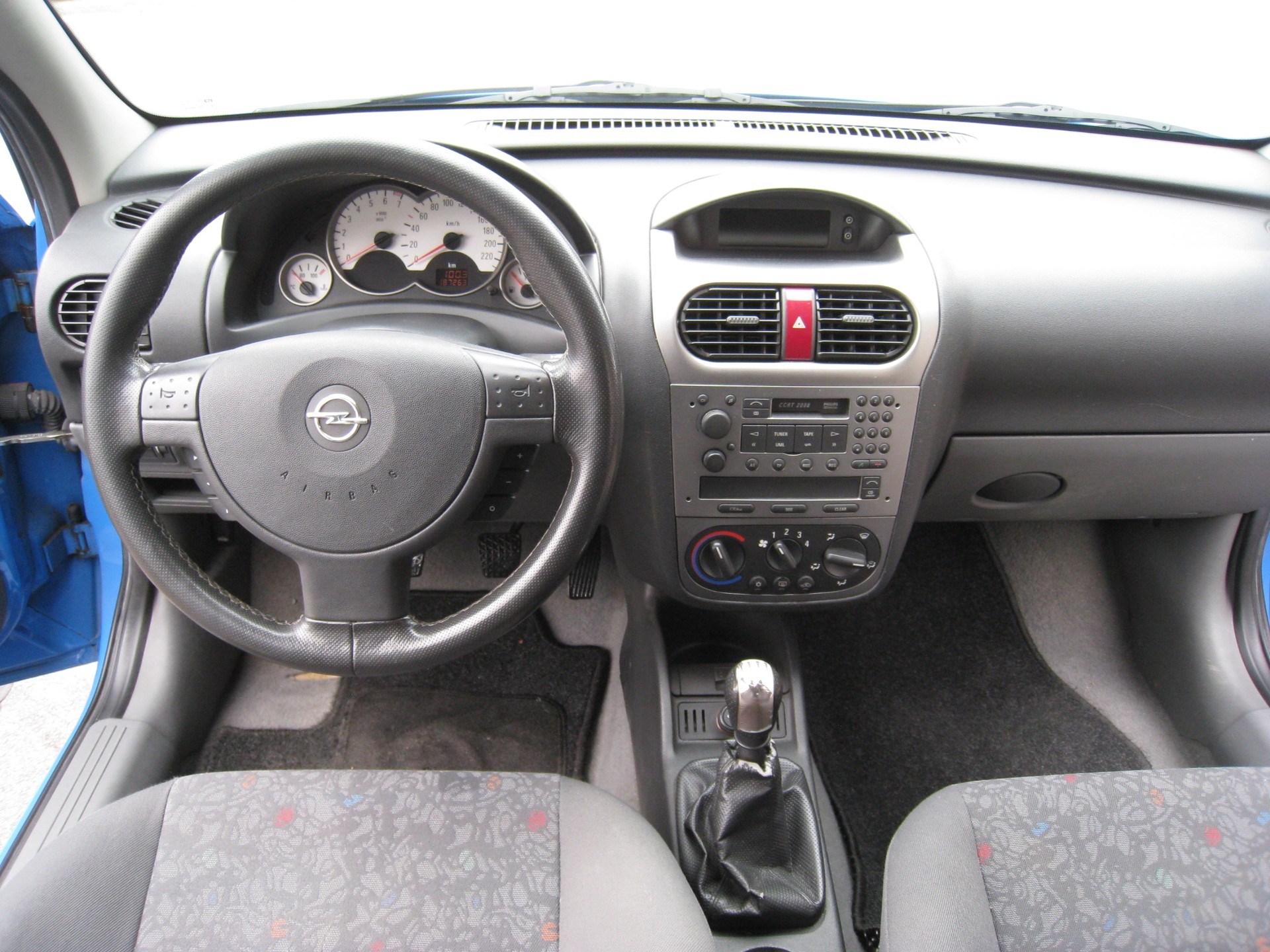 OPEL Corsa 1.8 16V GSi-image-15