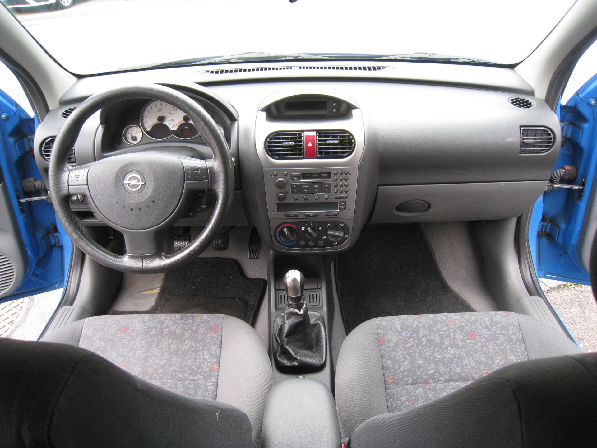 OPEL Corsa 1.8 16V GSi-image-14
