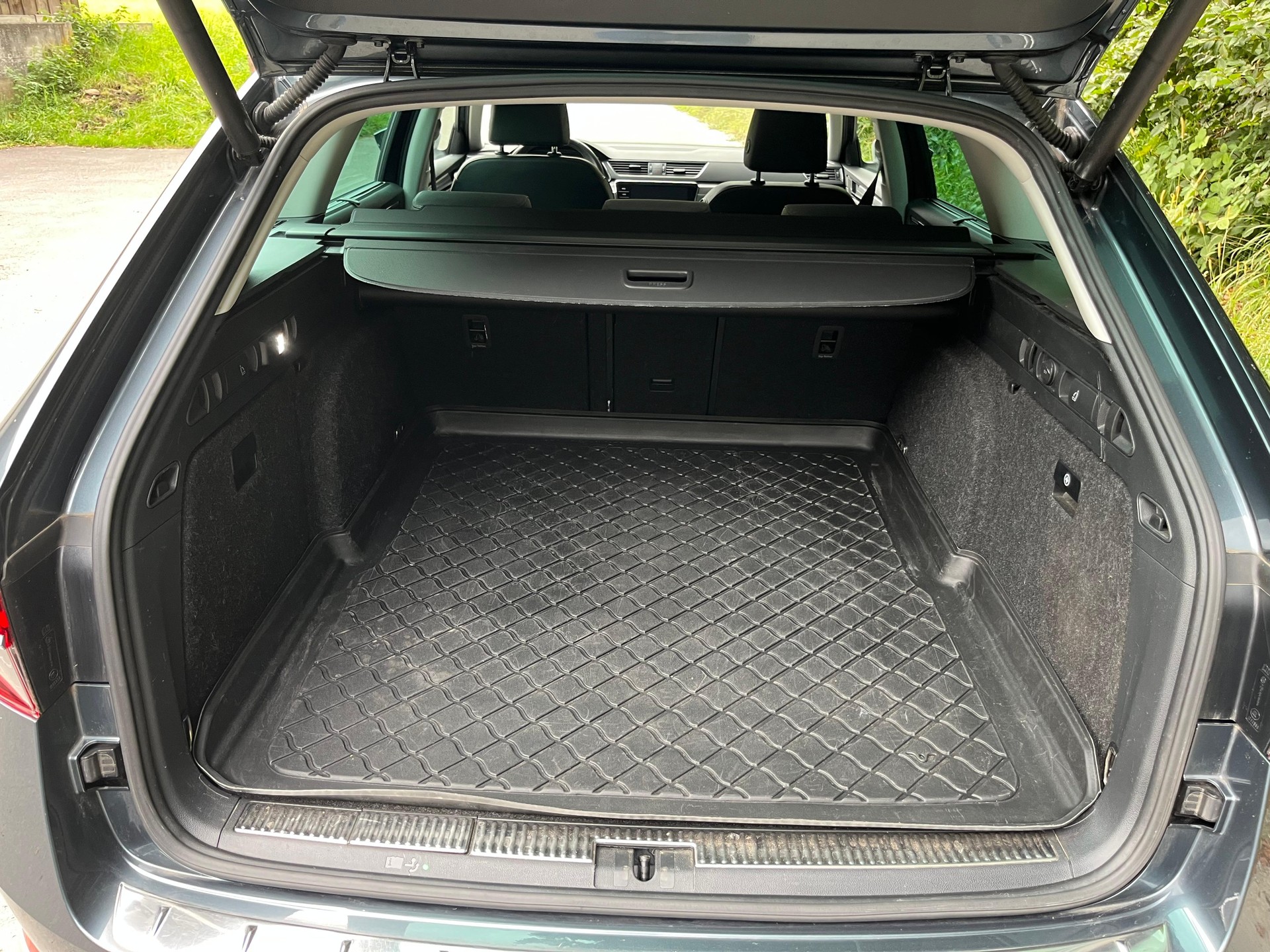 SKODA Superb 2.0 TSI Scout 4x4 DSG-image-6