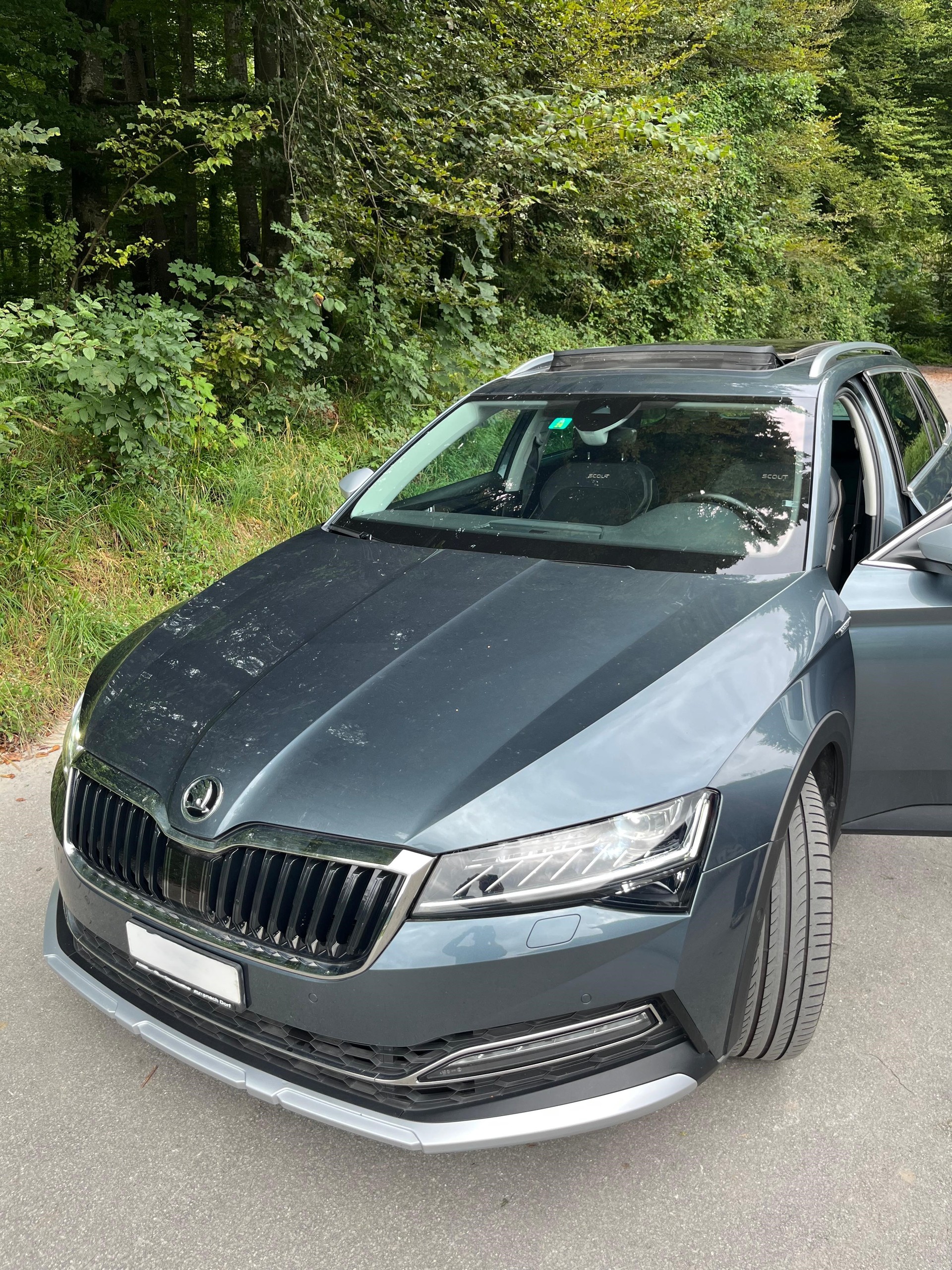 SKODA Superb 2.0 TSI Scout 4x4 DSG-image-1