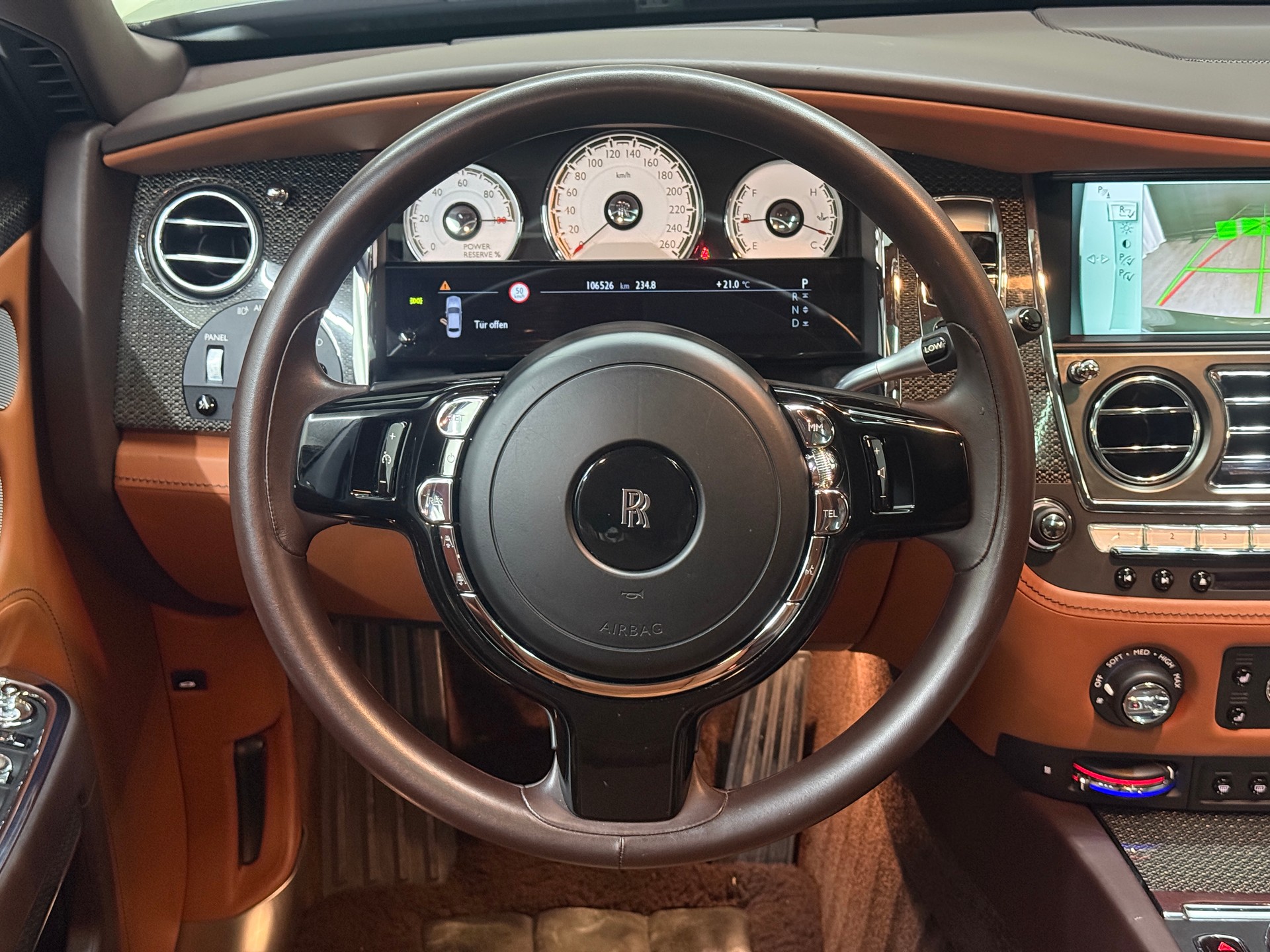 ROLLS-ROYCE Ghost 6.6 V12 Black Badge-image-9