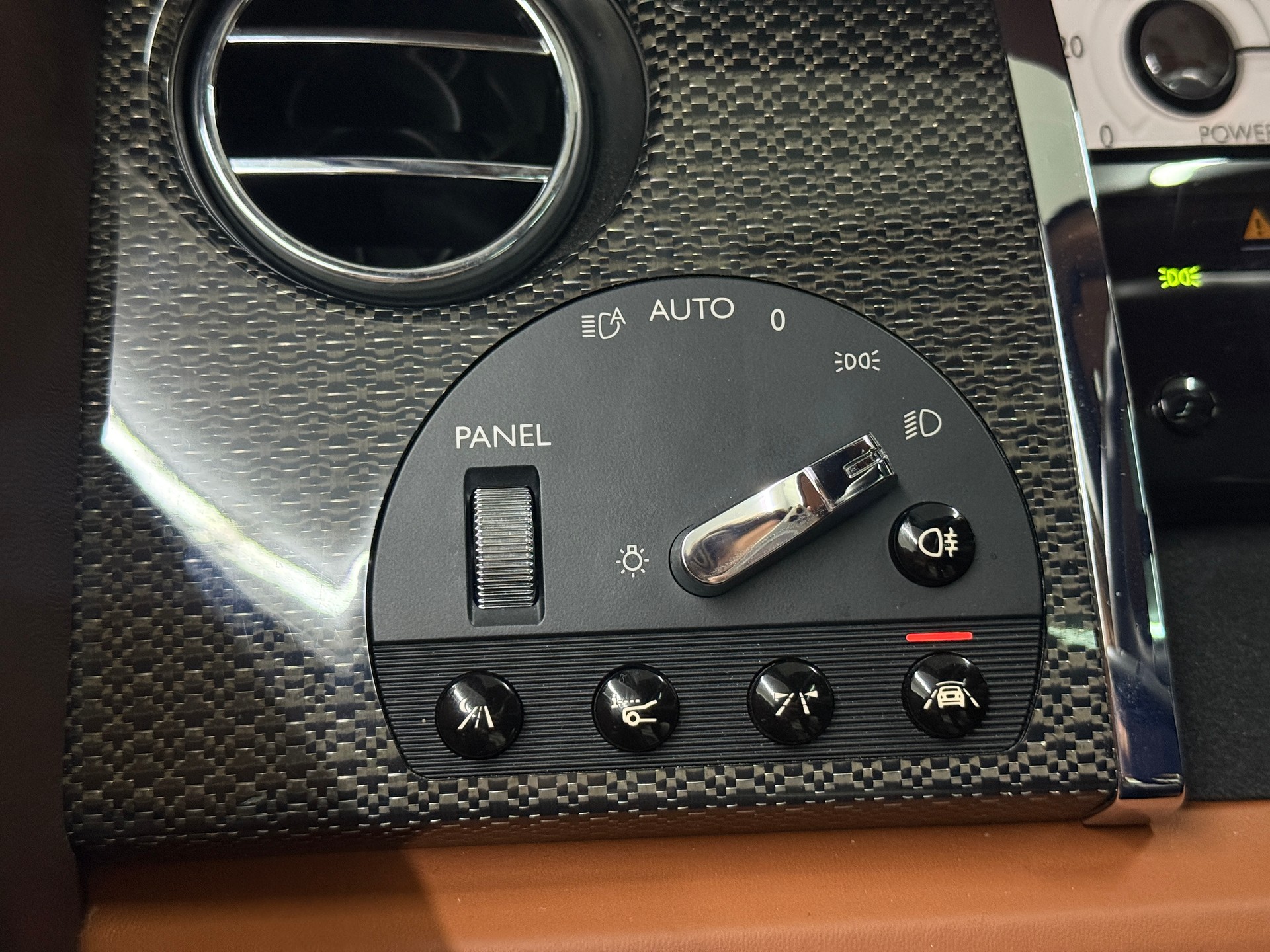 ROLLS-ROYCE Ghost 6.6 V12 Black Badge-image-24