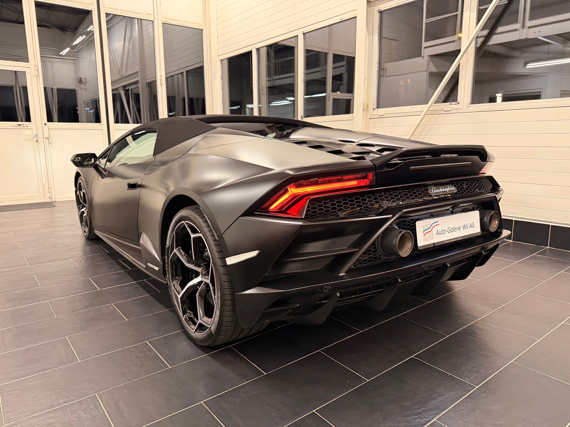 LAMBORGHINI Huracan EVO Spyder DCT-image-8
