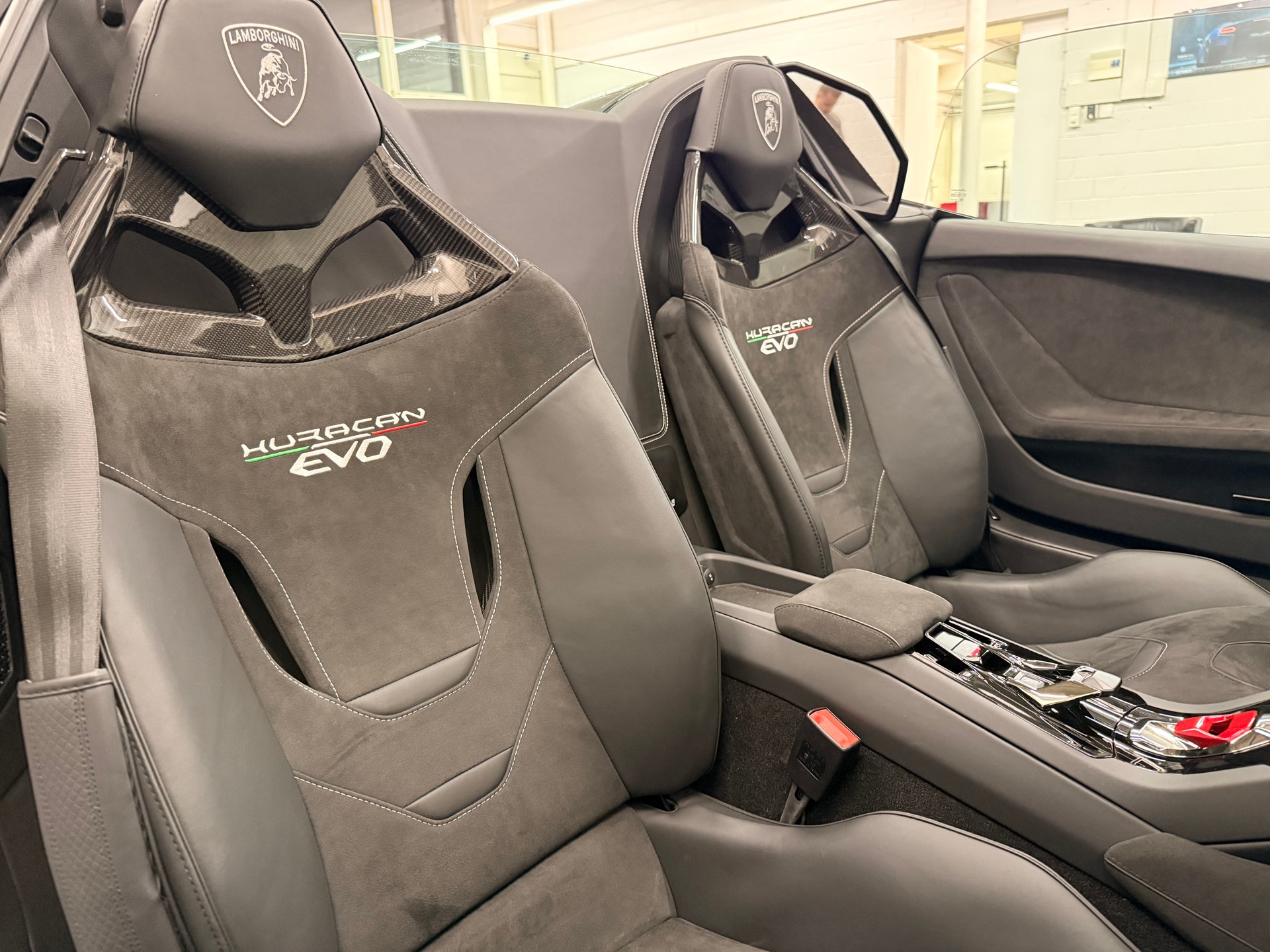 LAMBORGHINI Huracan EVO Spyder DCT-image-12