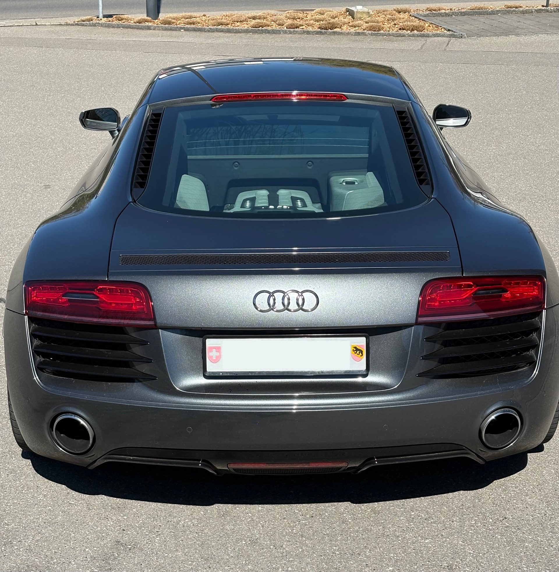 AUDI R8 Coupé 4.2 S-Tronic-image-2