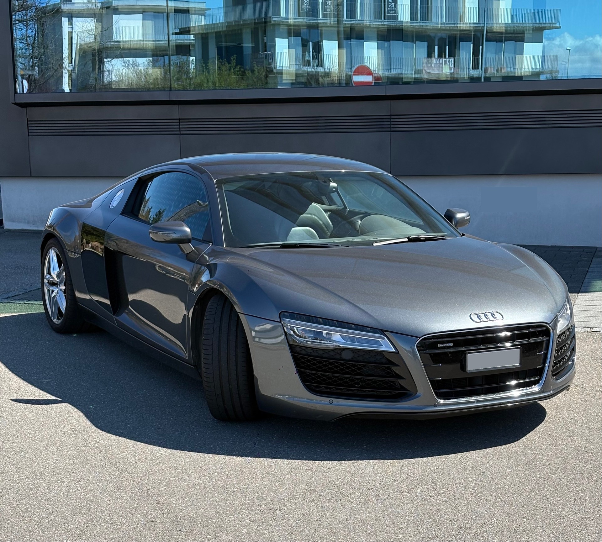 AUDI R8 Coupé 4.2 S-Tronic-image-4
