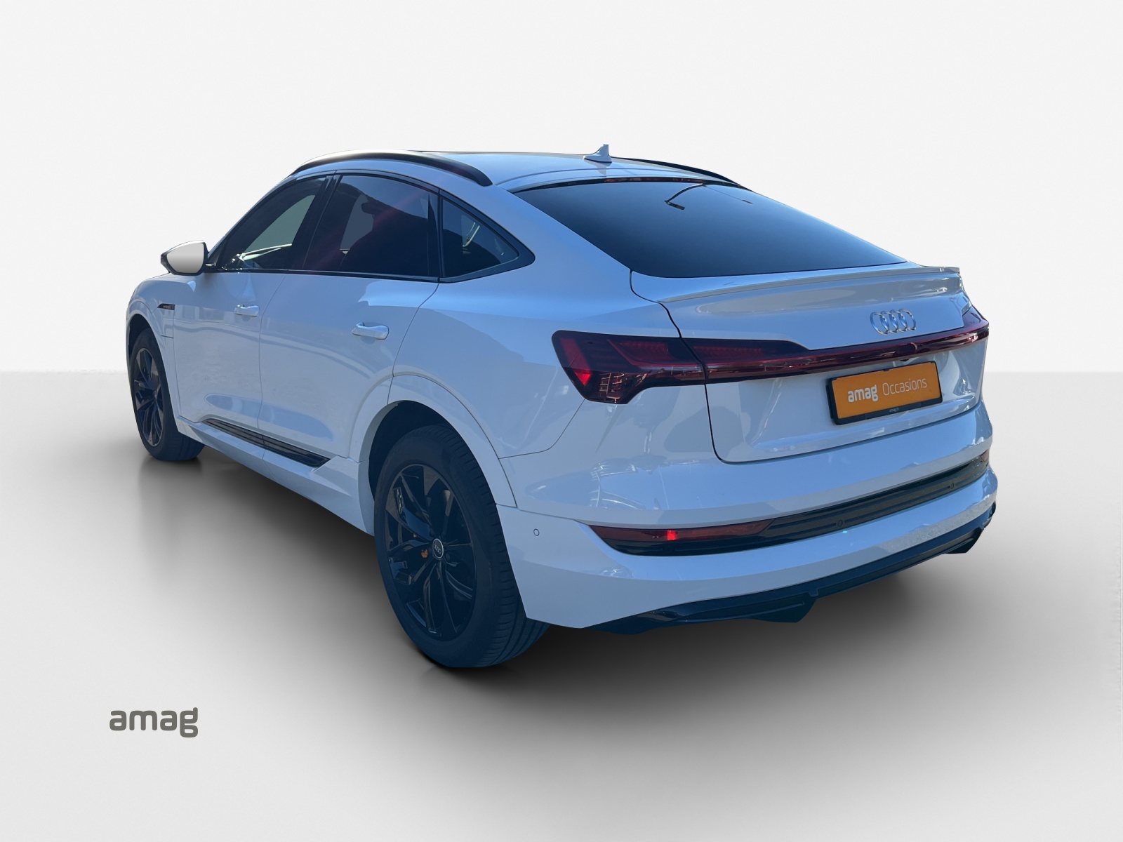 AUDI e-tron 55 Sportback S Line quattro-image-3