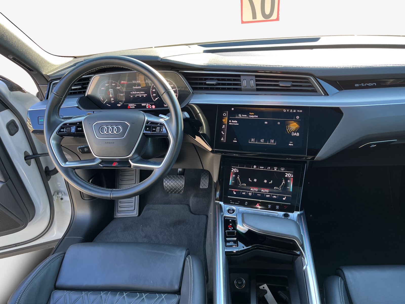 AUDI e-tron 55 Sportback S Line quattro-image-9