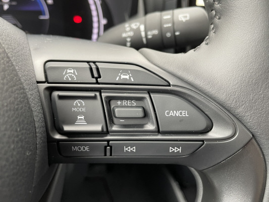 TOYOTA Yaris 1.5 Trend e-CVT-image-9