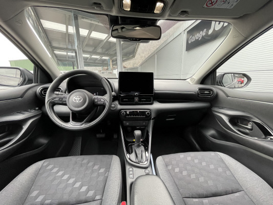 TOYOTA Yaris 1.5 Trend e-CVT-image-5
