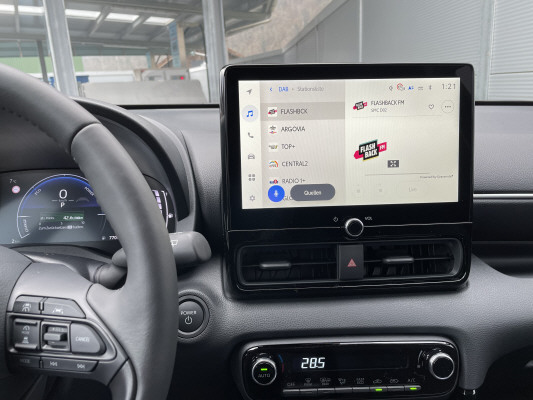 TOYOTA Yaris 1.5 Trend e-CVT-image-11