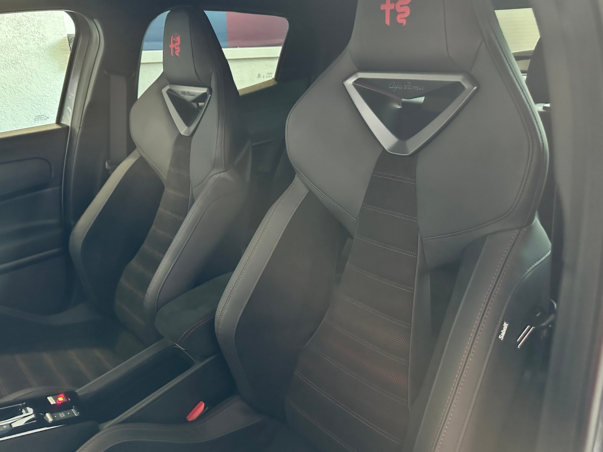 ALFA ROMEO Junior 1.2 48V Hybrid Speciale Pack-Sport-image-12