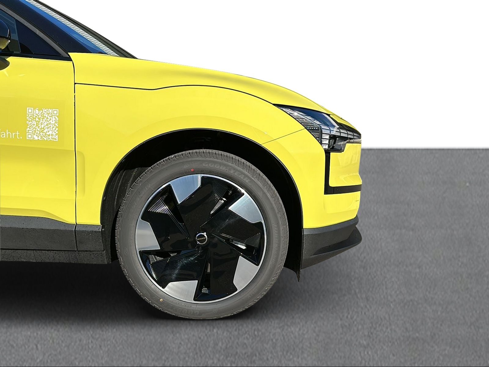 VOLVO EX30 E60 Plus-image-11