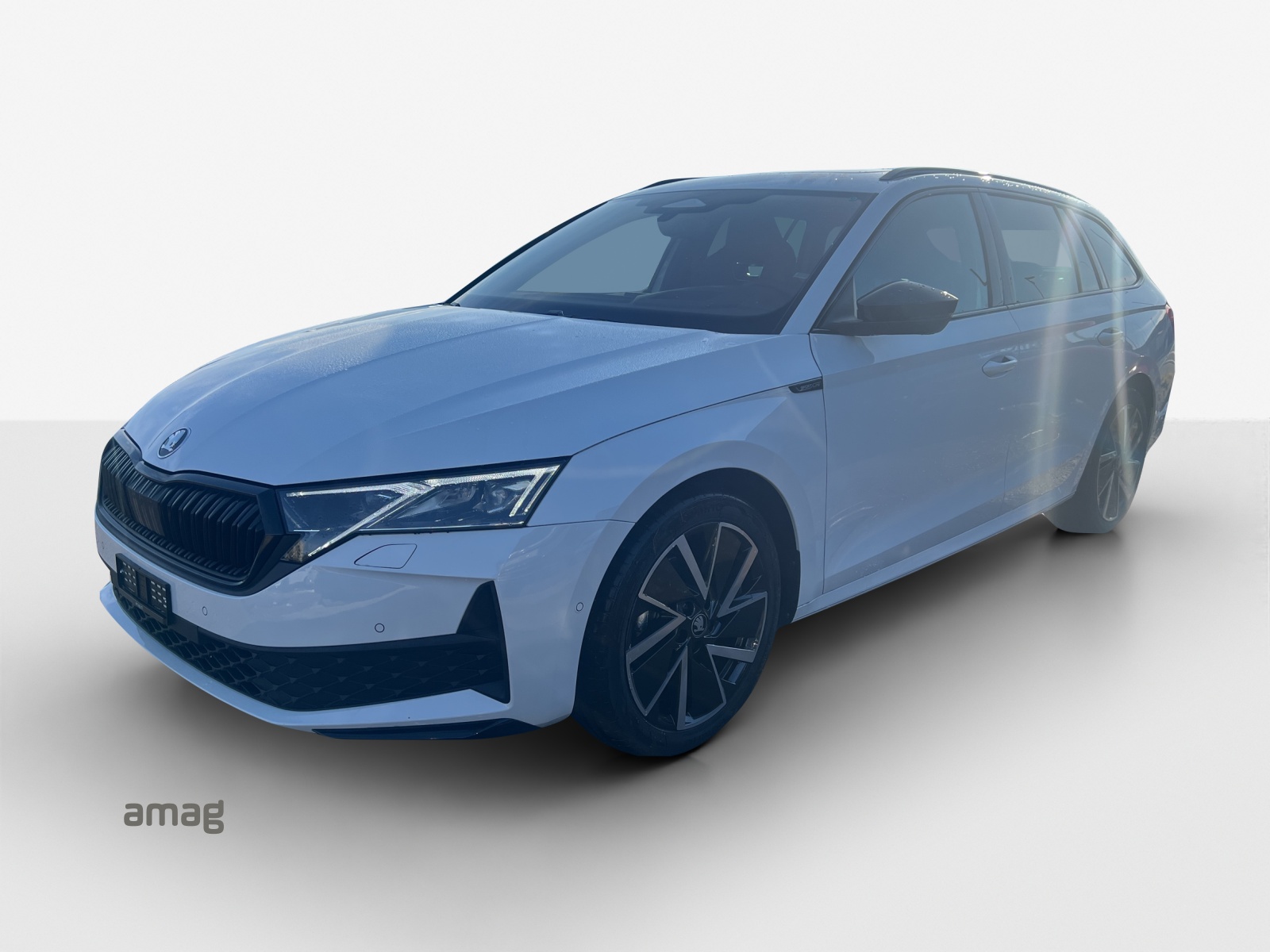 SKODA Octavia Combi 1.5 TSI mHEV DSG Sport Line-image-0