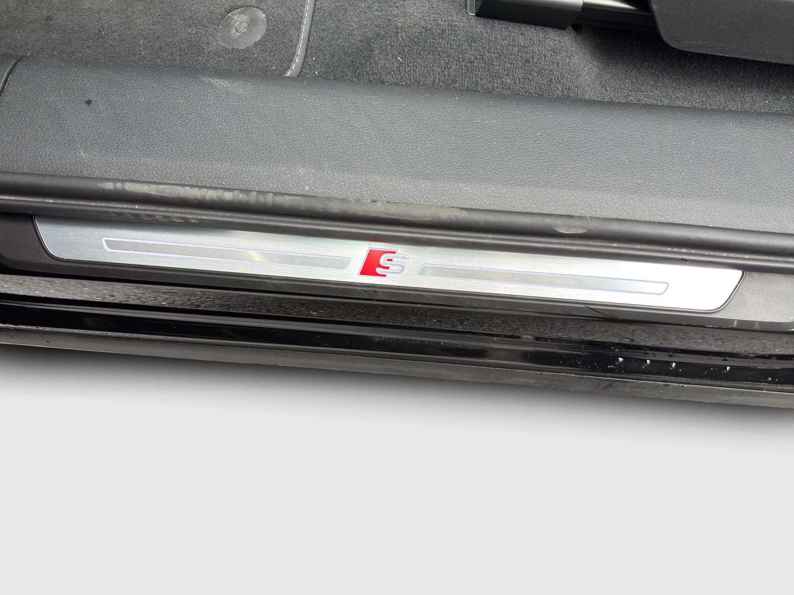 AUDI e-tron S Sportback quattro-image-13