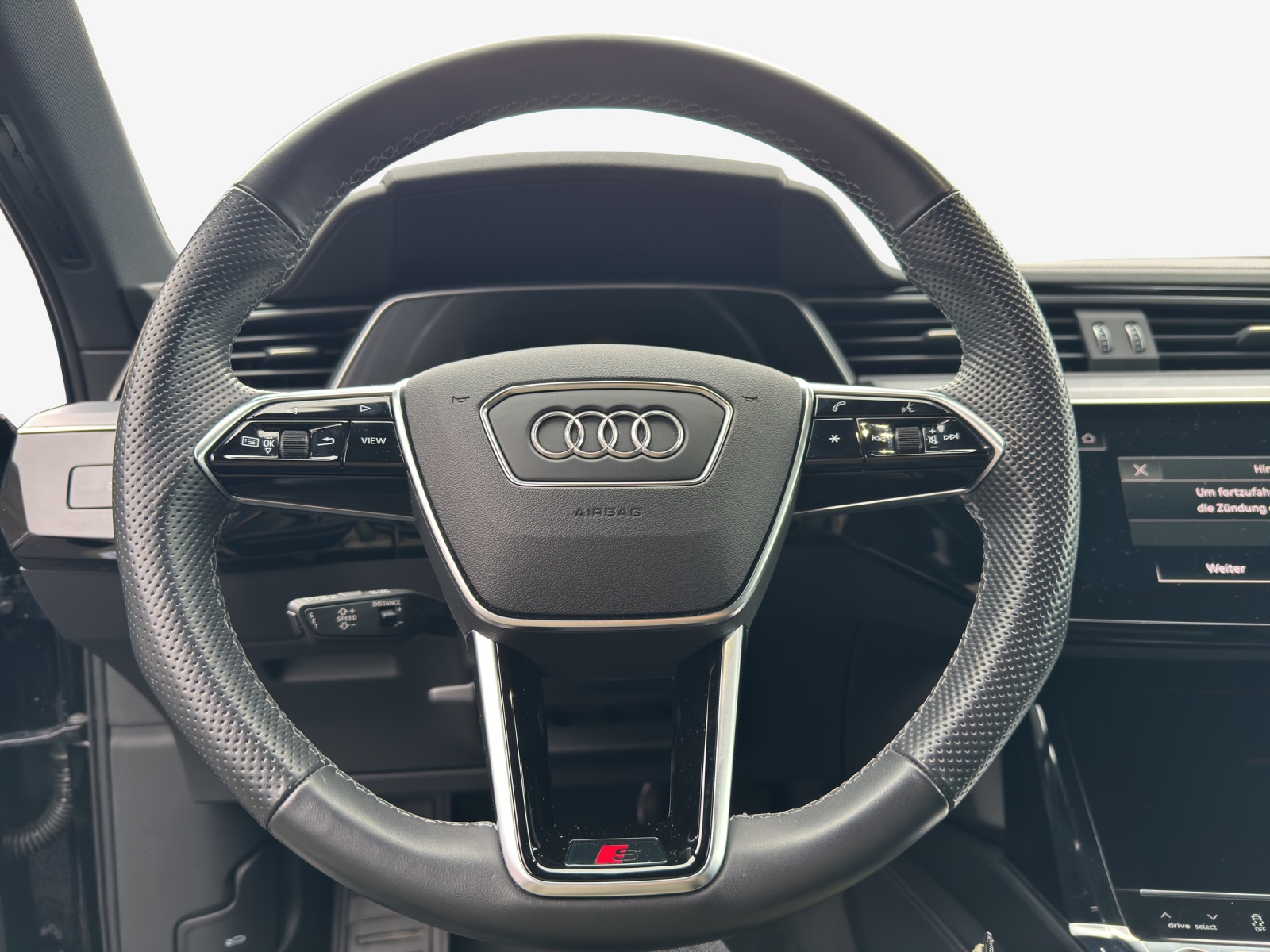 AUDI e-tron S Sportback quattro-image-9