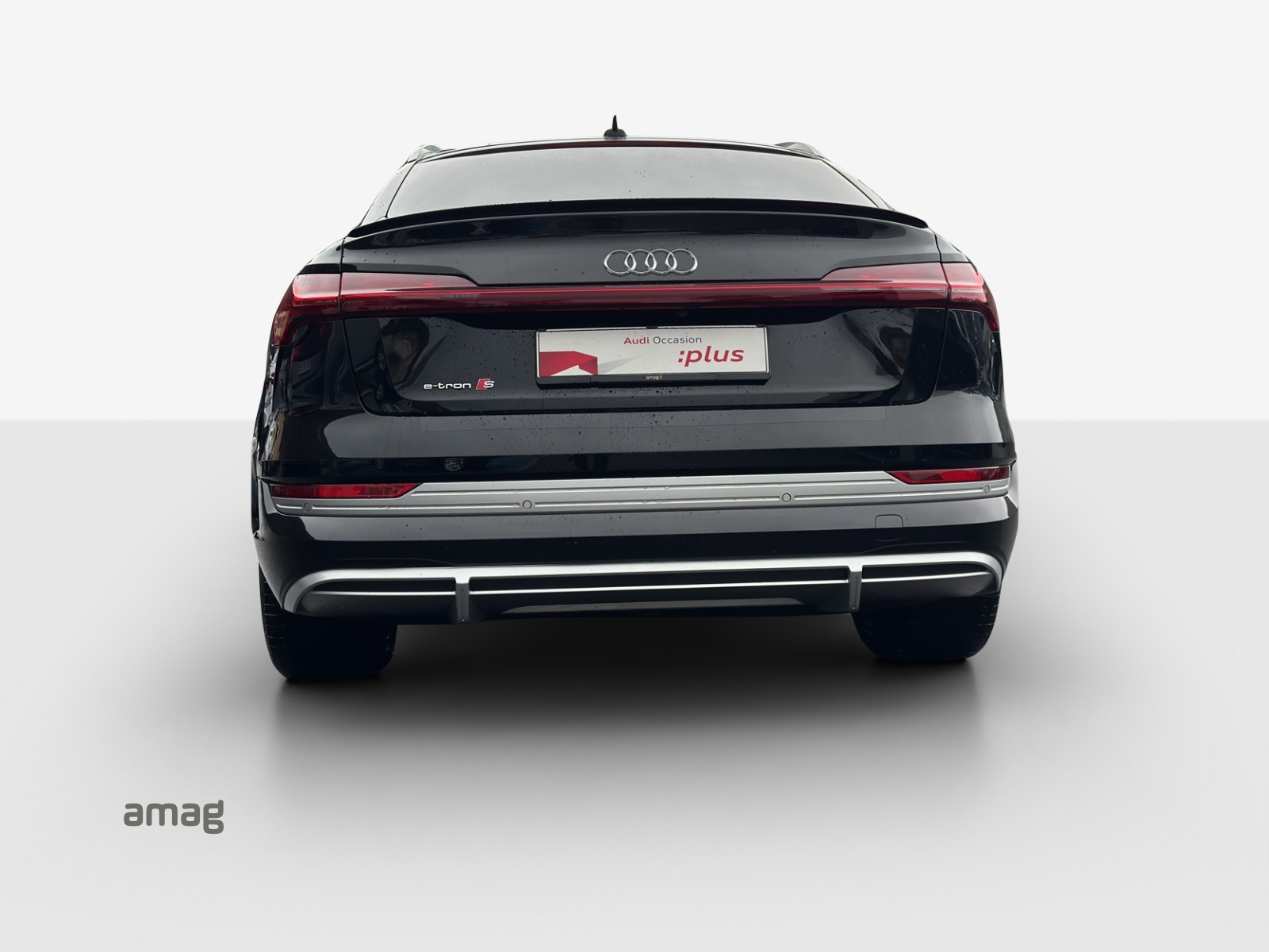 AUDI e-tron S Sportback quattro-image-3