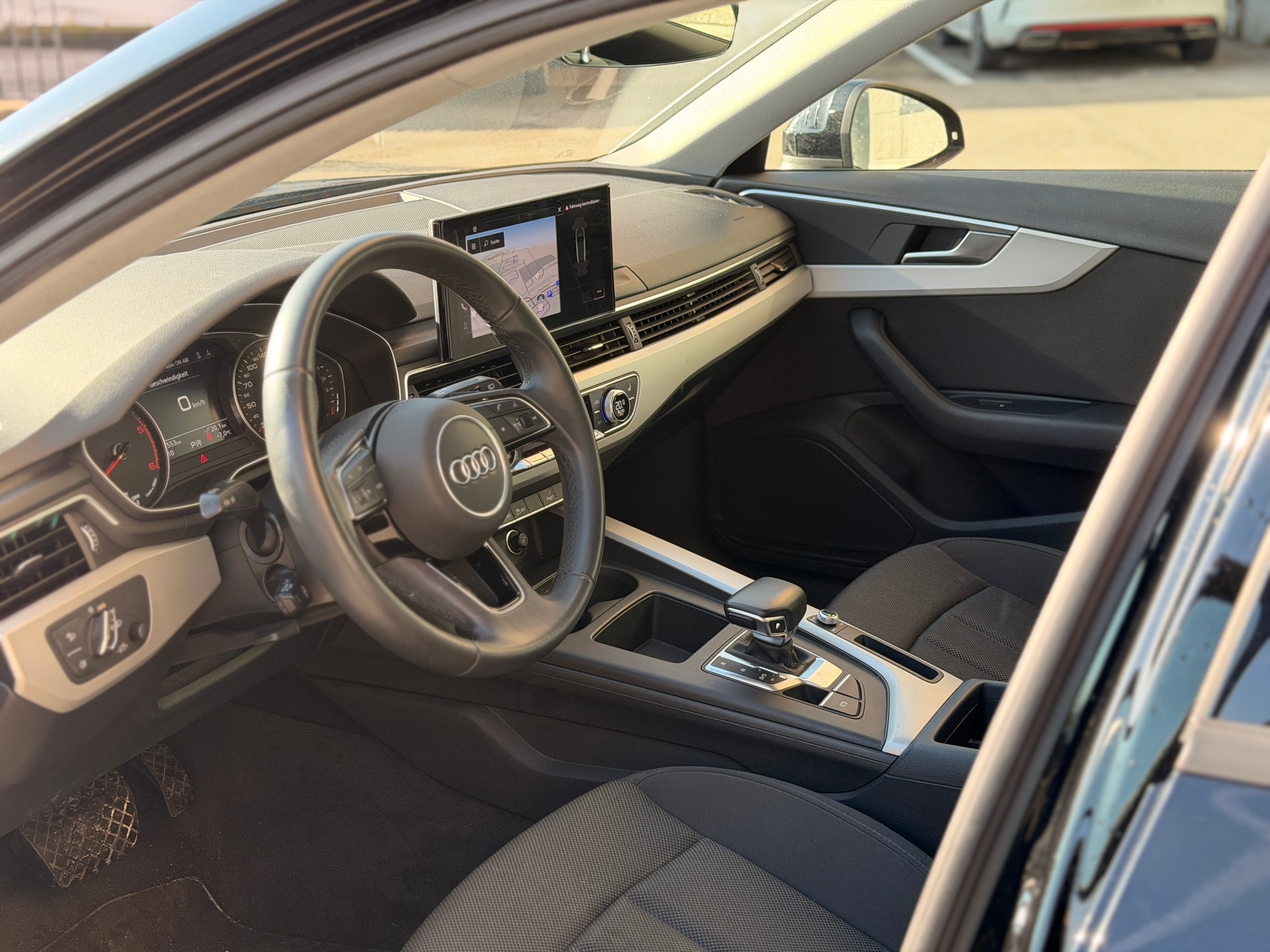 AUDI A4 Avant 35 TDI S-tronic-image-11