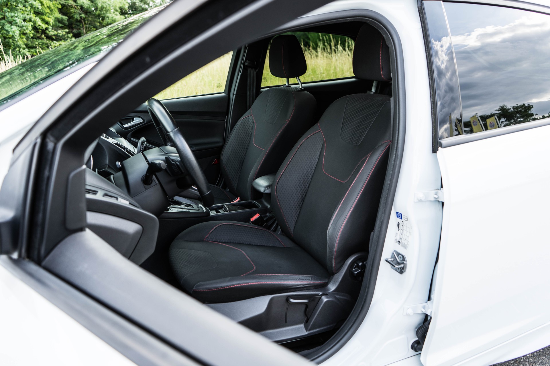 FORD Focus 1.5 SCTi ST Line Automatic-image-12