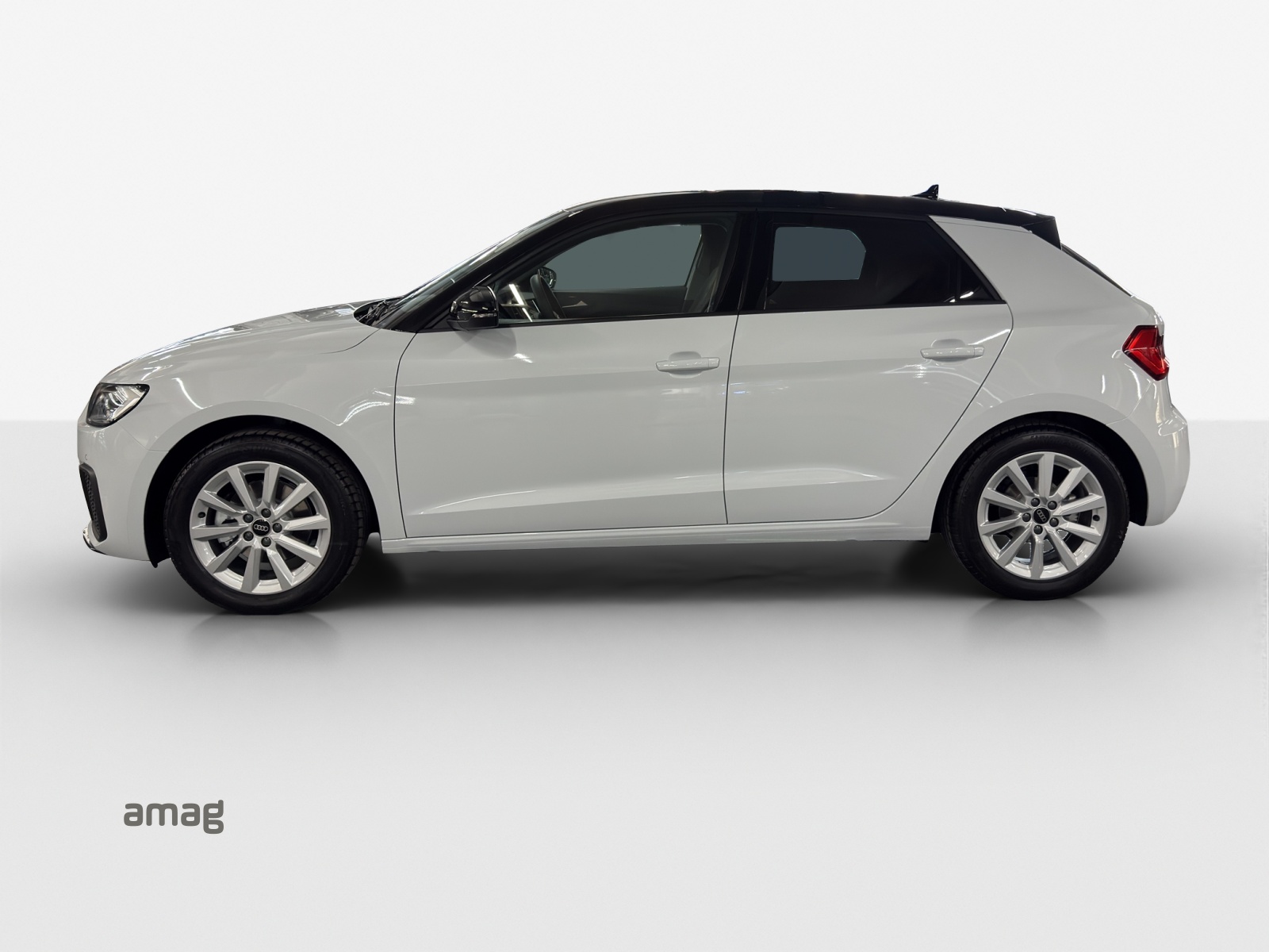 AUDI A1 Sportback 30 TFSI Attraction S-tronic-image-1