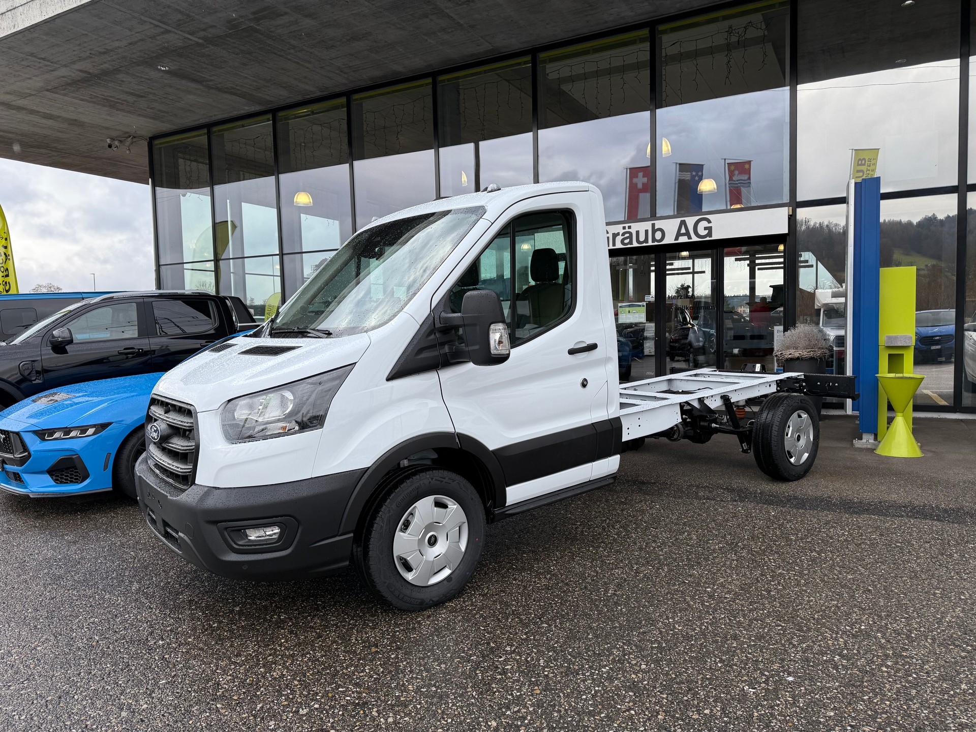 FORD Transit 350 L2 Trend 2.0 TDCi 165PS RWD Chassis OHNE AUFBAU-image-3