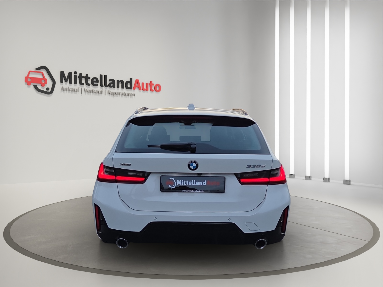 BMW 330d xDrive 48V Touring Steptronic M Sport-image-12