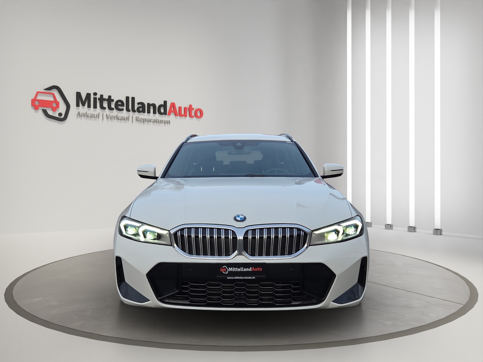 BMW 330d xDrive 48V Touring Steptronic M Sport-image-1