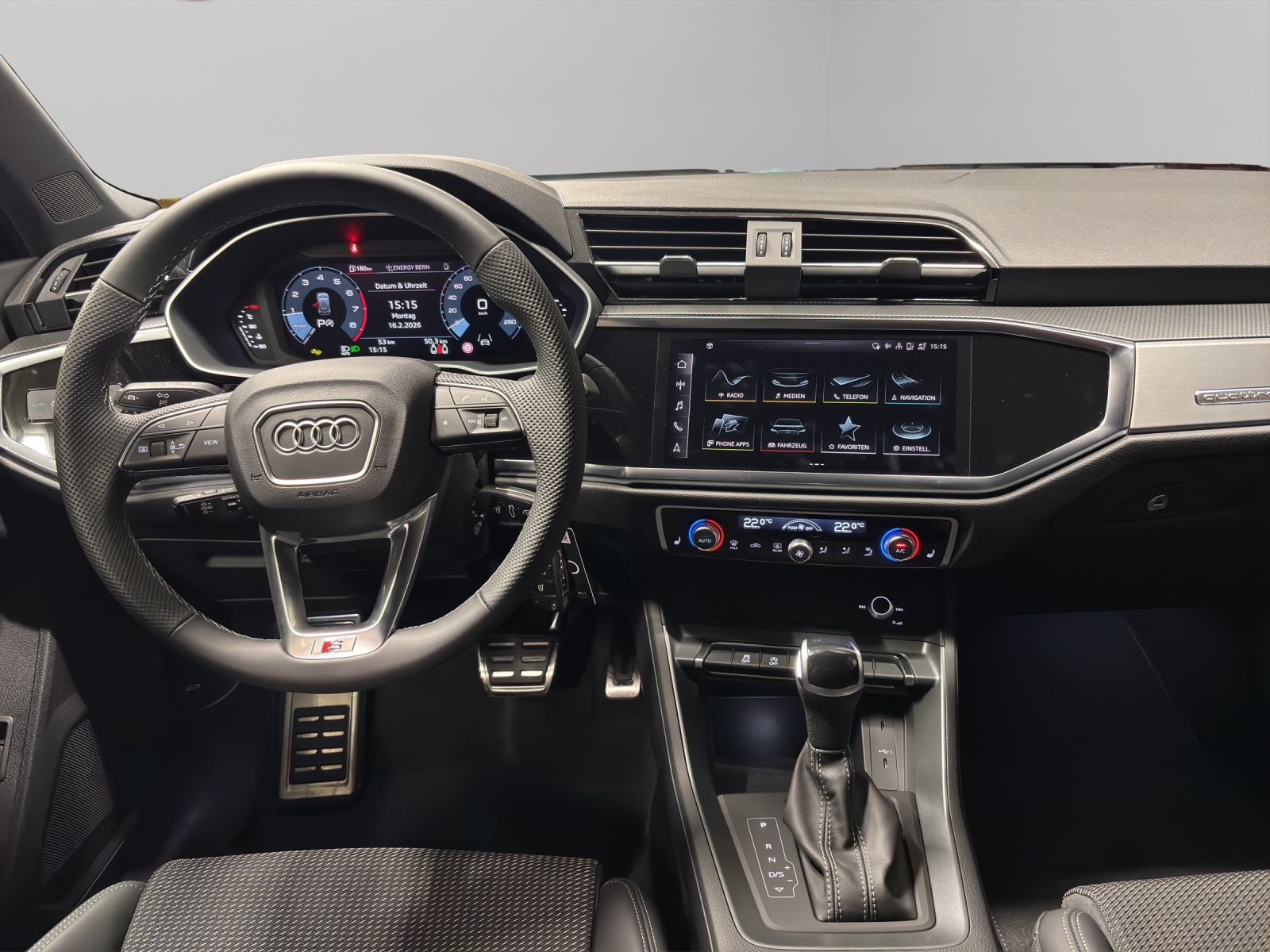 AUDI Q3 2.0 40 TFSI S line quattro S-Tronic-image-7