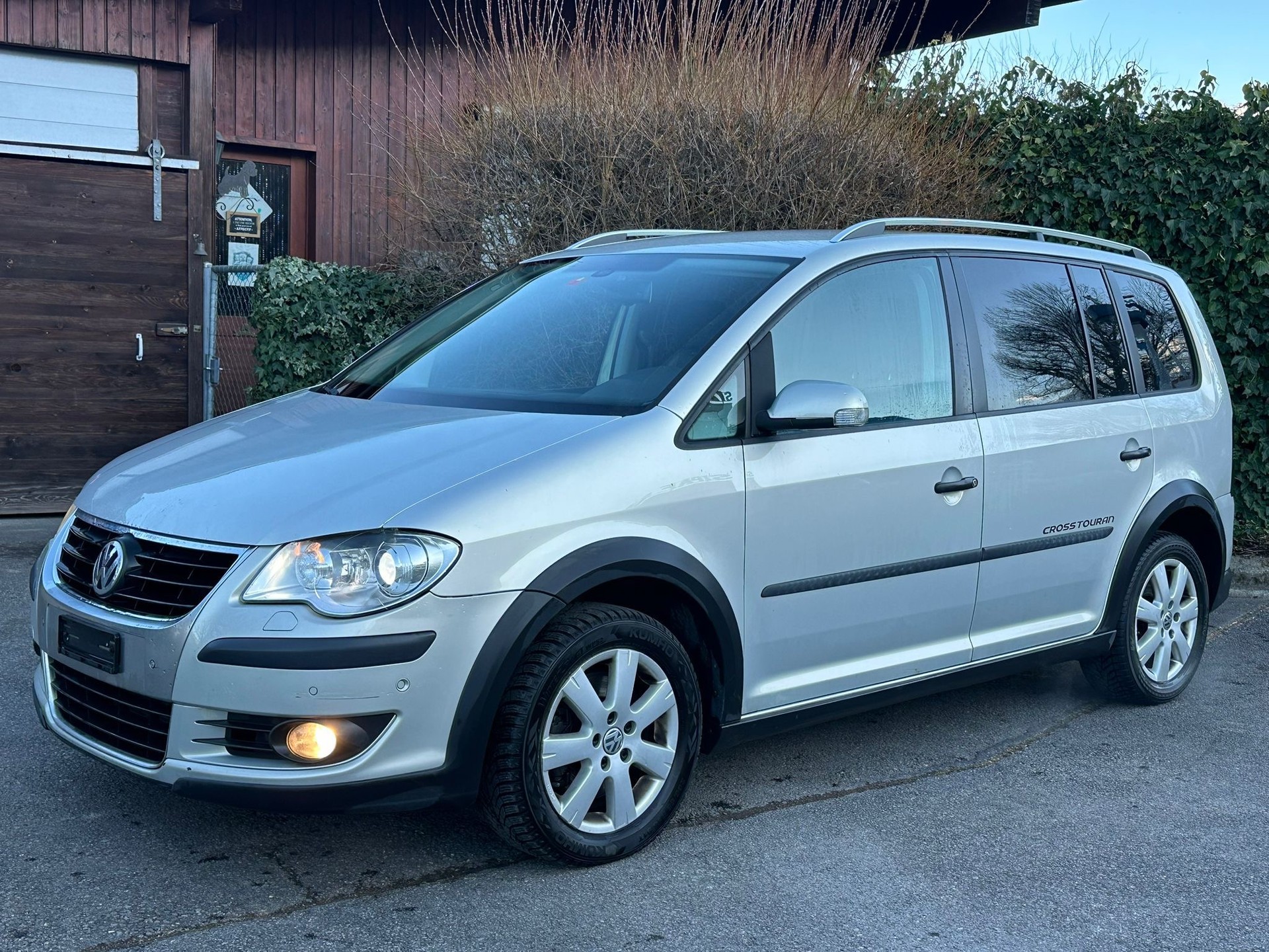 VW CrossTouran 1.4 TSI DSG-image-2