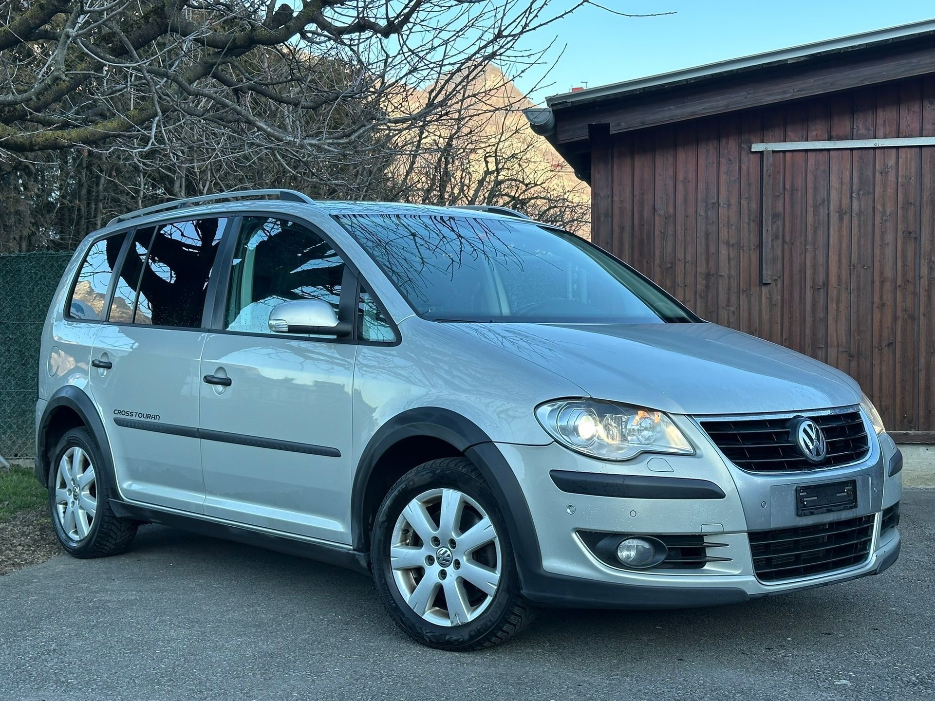 VW CrossTouran 1.4 TSI DSG-image-3