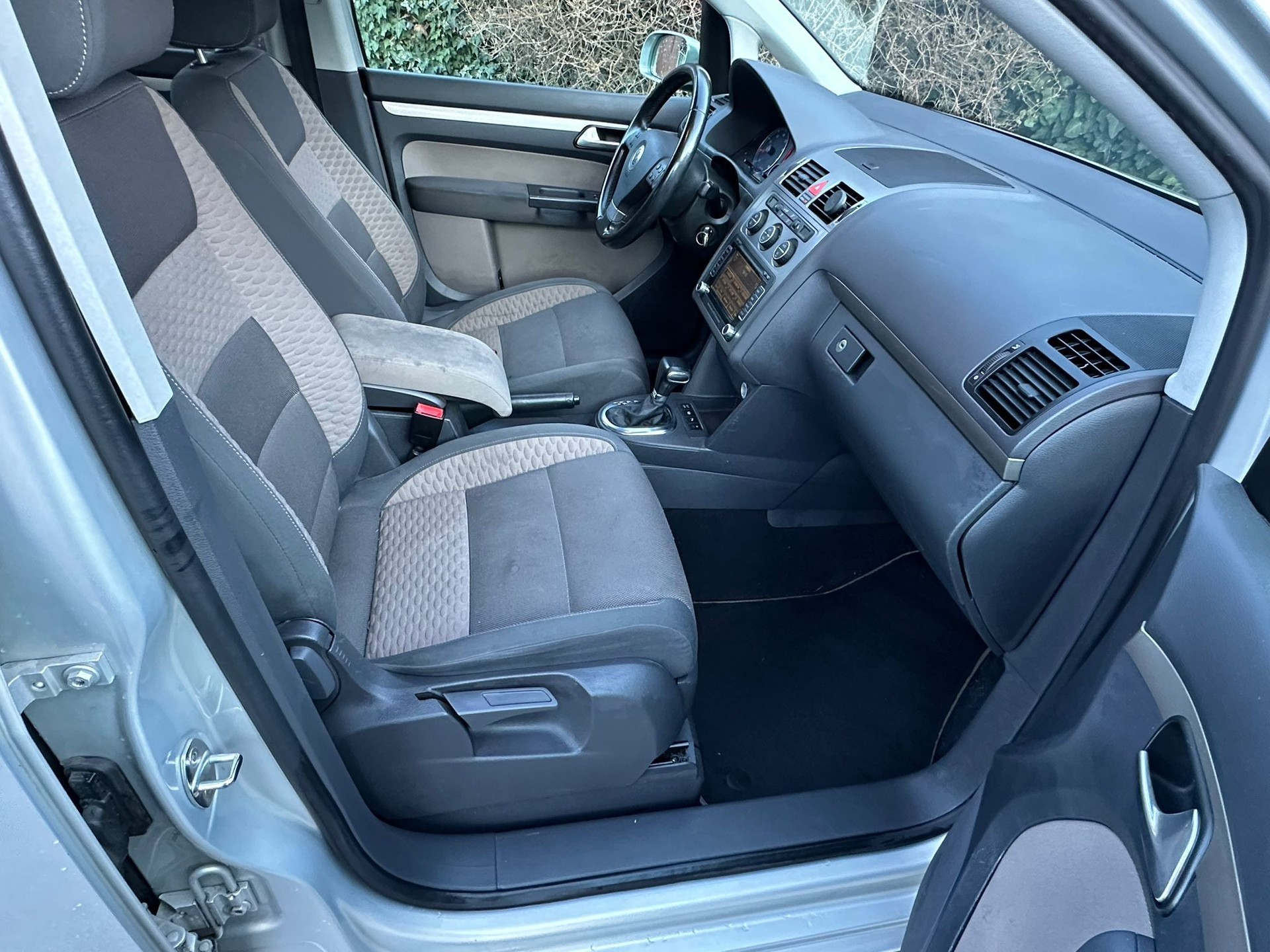 VW CrossTouran 1.4 TSI DSG-image-5