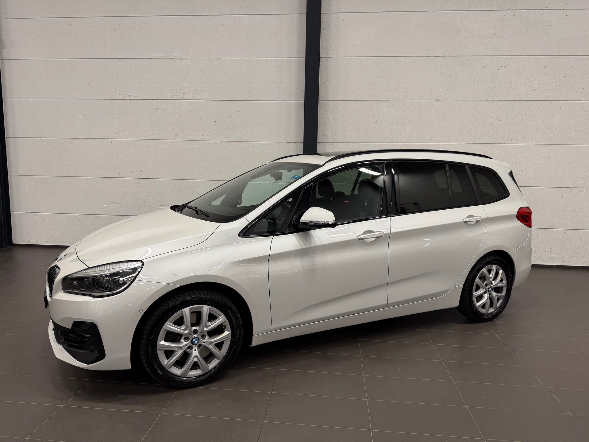 BMW 220d xDrive Gran Tourer Steptronic Travel Edition-image-2