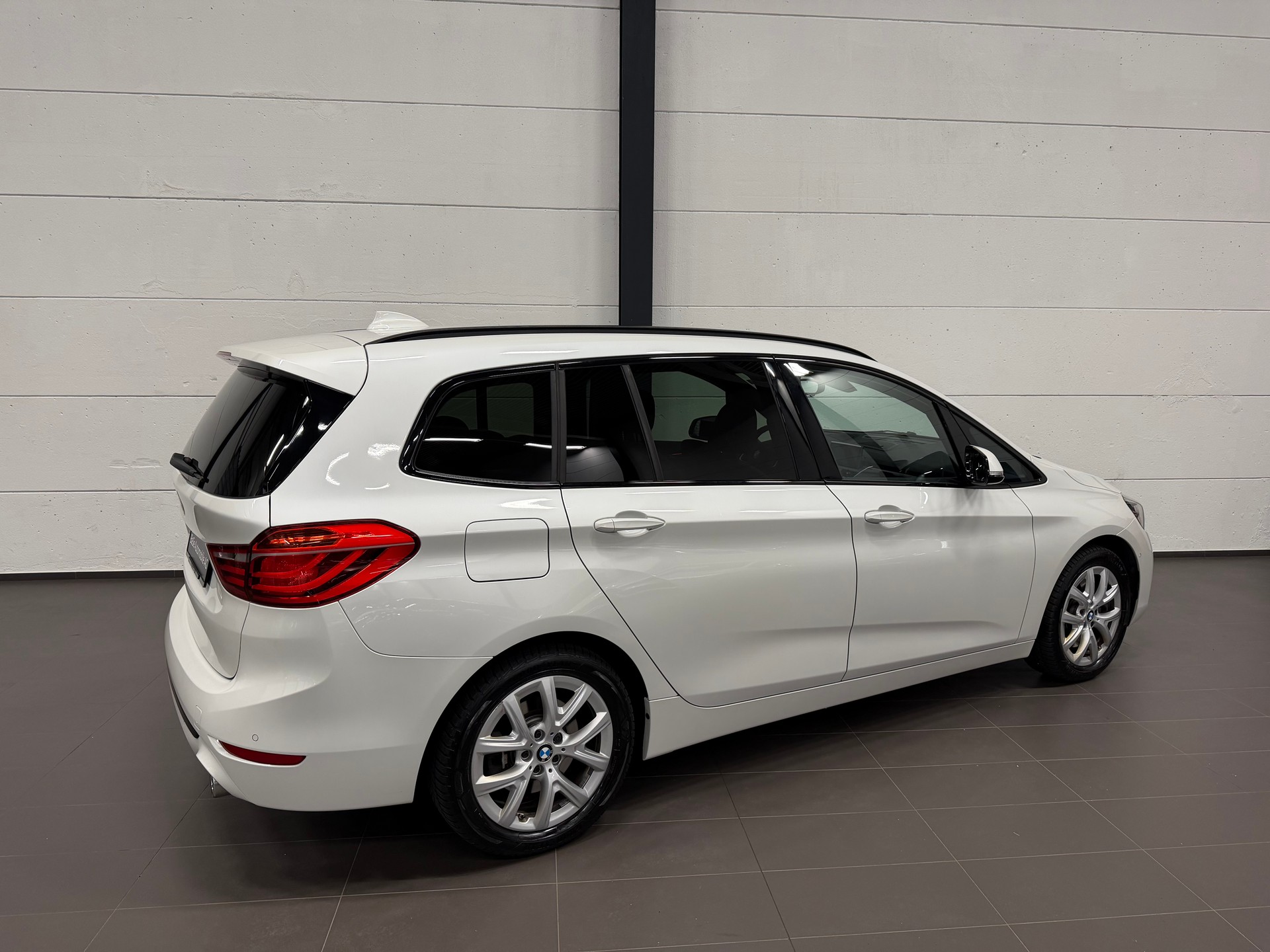 BMW 220d xDrive Gran Tourer Steptronic Travel Edition-image-10