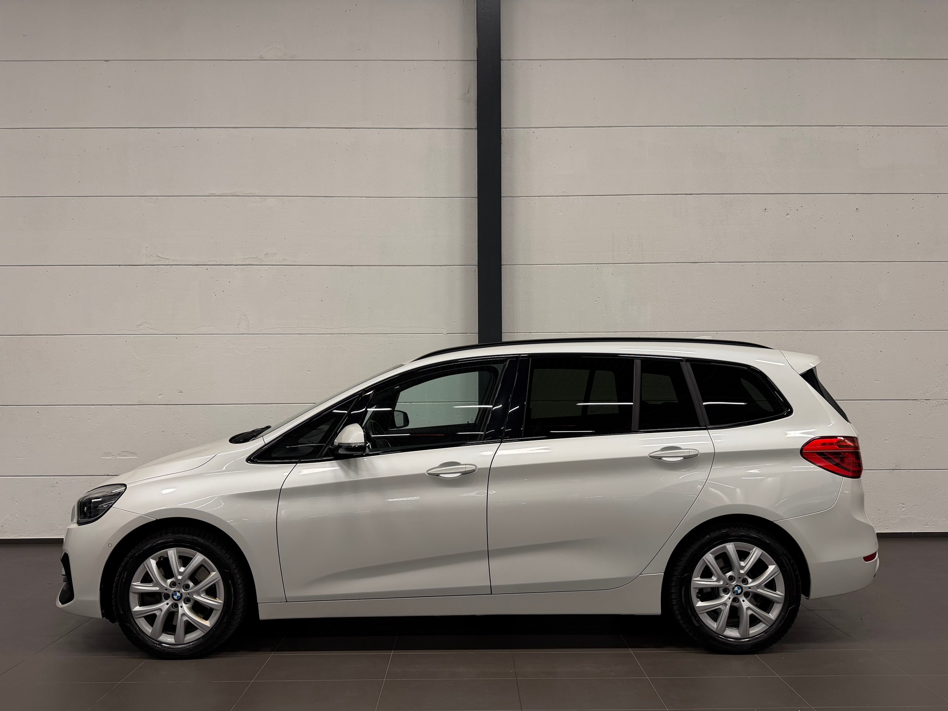 BMW 220d xDrive Gran Tourer Steptronic Travel Edition-image-9