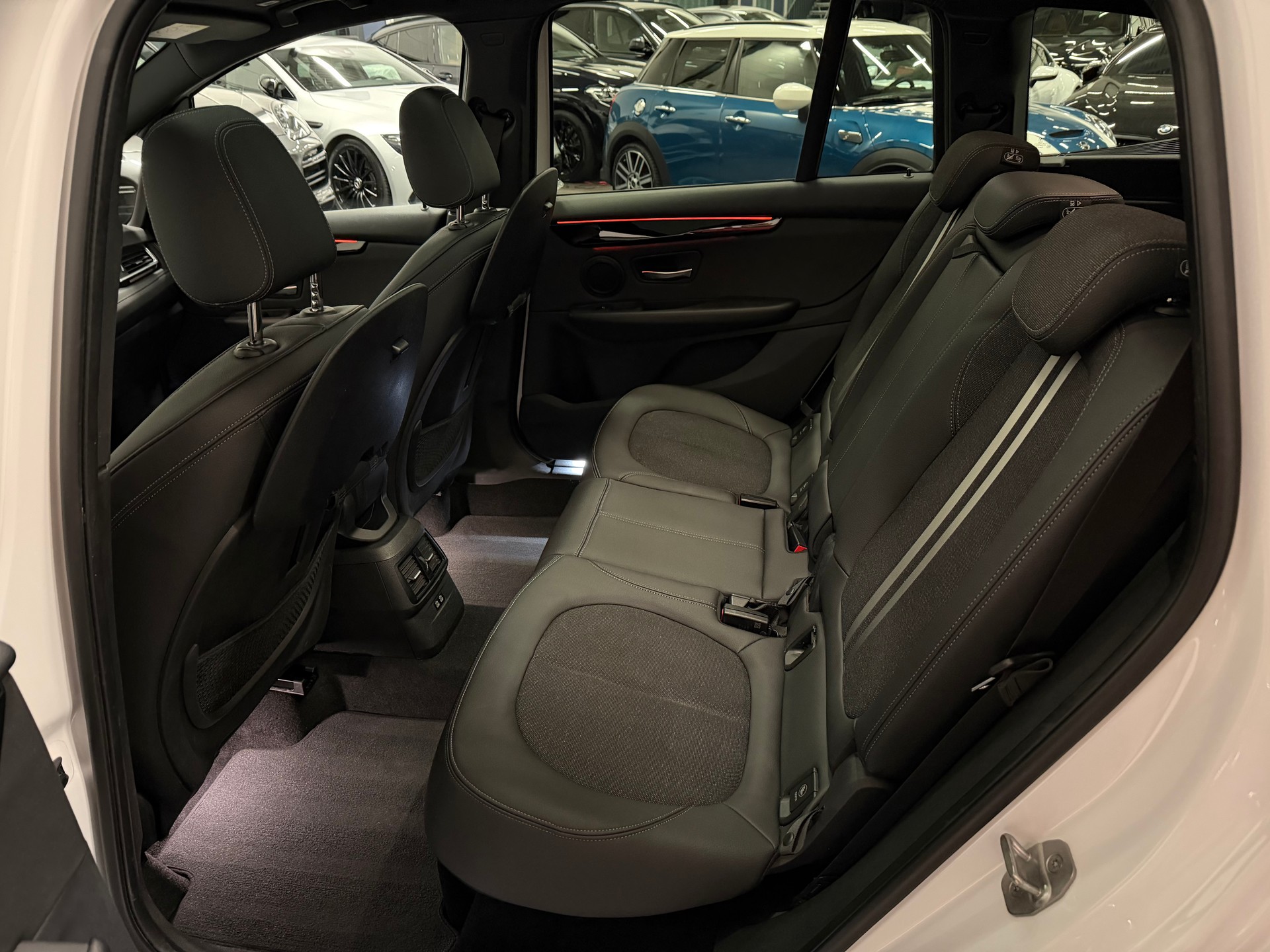 BMW 220d xDrive Gran Tourer Steptronic Travel Edition-image-22