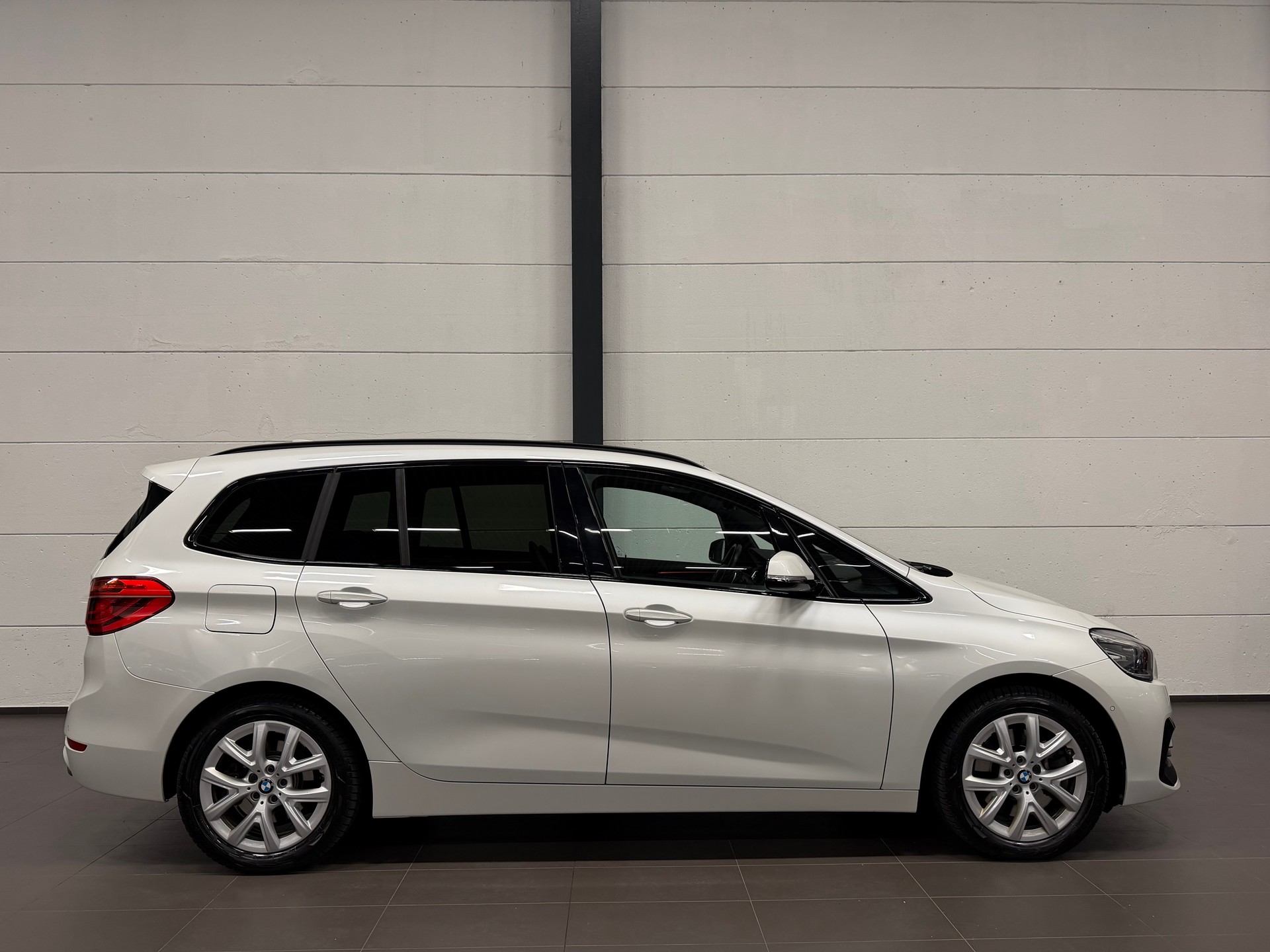 BMW 220d xDrive Gran Tourer Steptronic Travel Edition-image-8