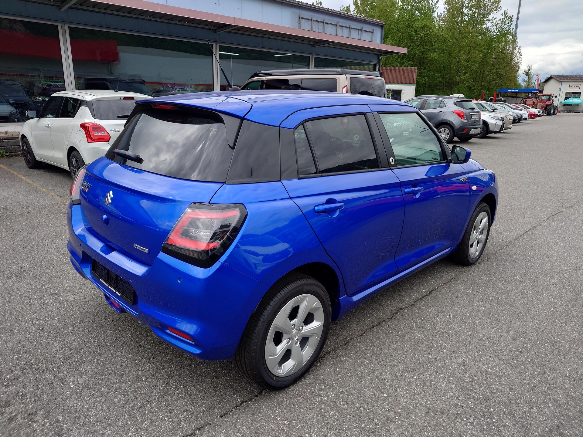 SUZUKI Swift 1.2 1st Edition Hybrid 4x4-image-3