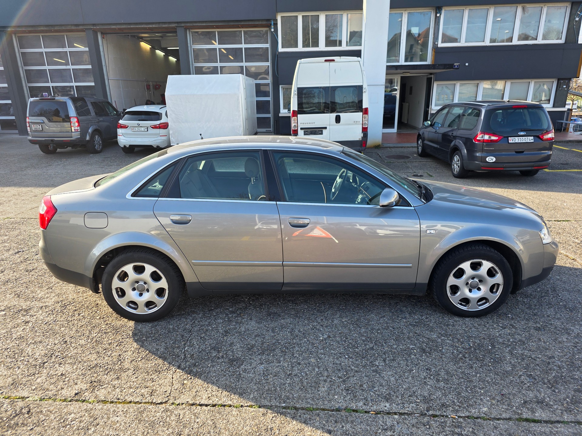 AUDI A4 2.0-image-5