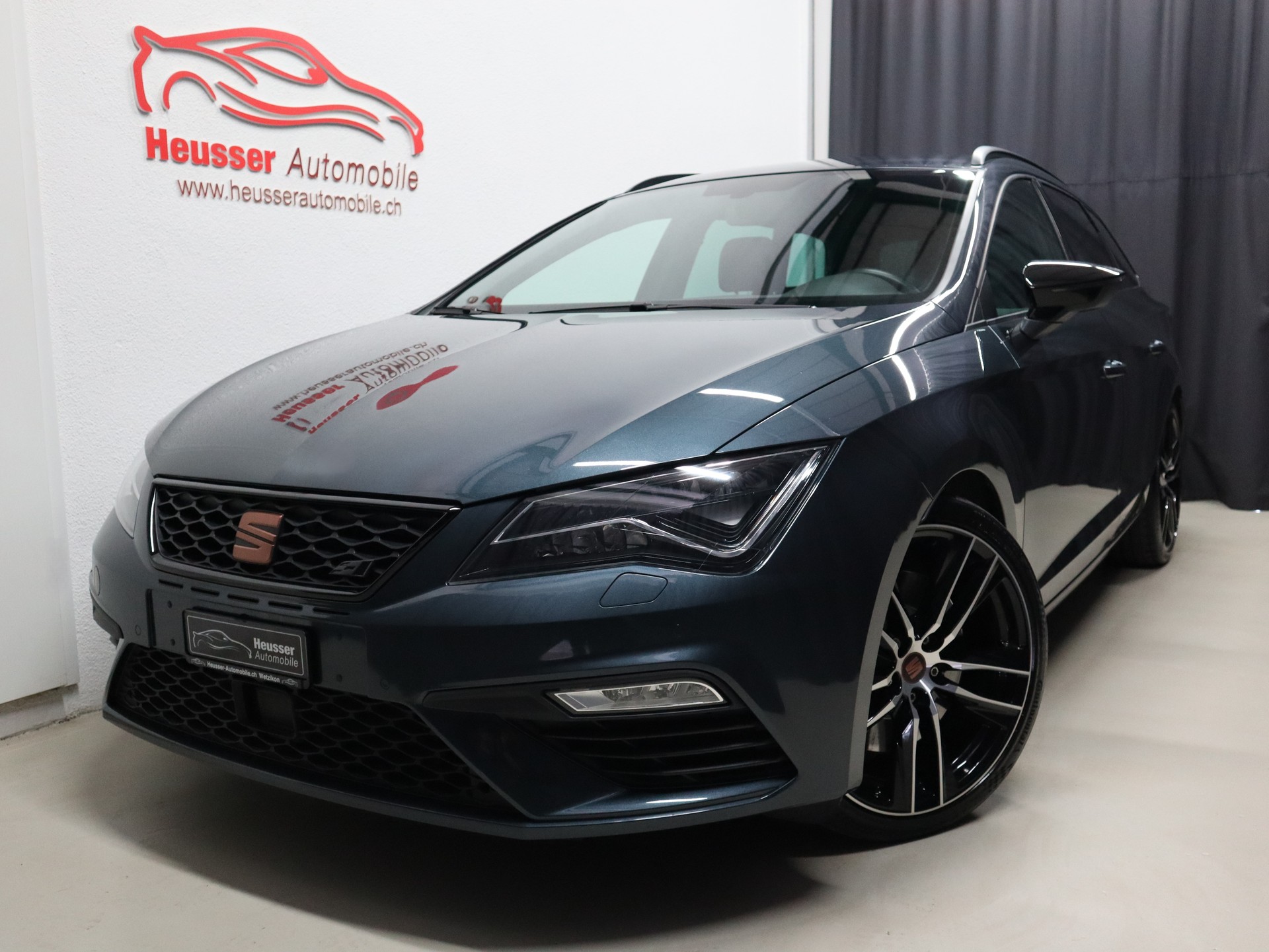 SEAT Leon ST 2.0 TSI Cupra 300 4 Drive DSG - Digital Cockpit - Navi - Beats - DCC - Kamera - 300 PS