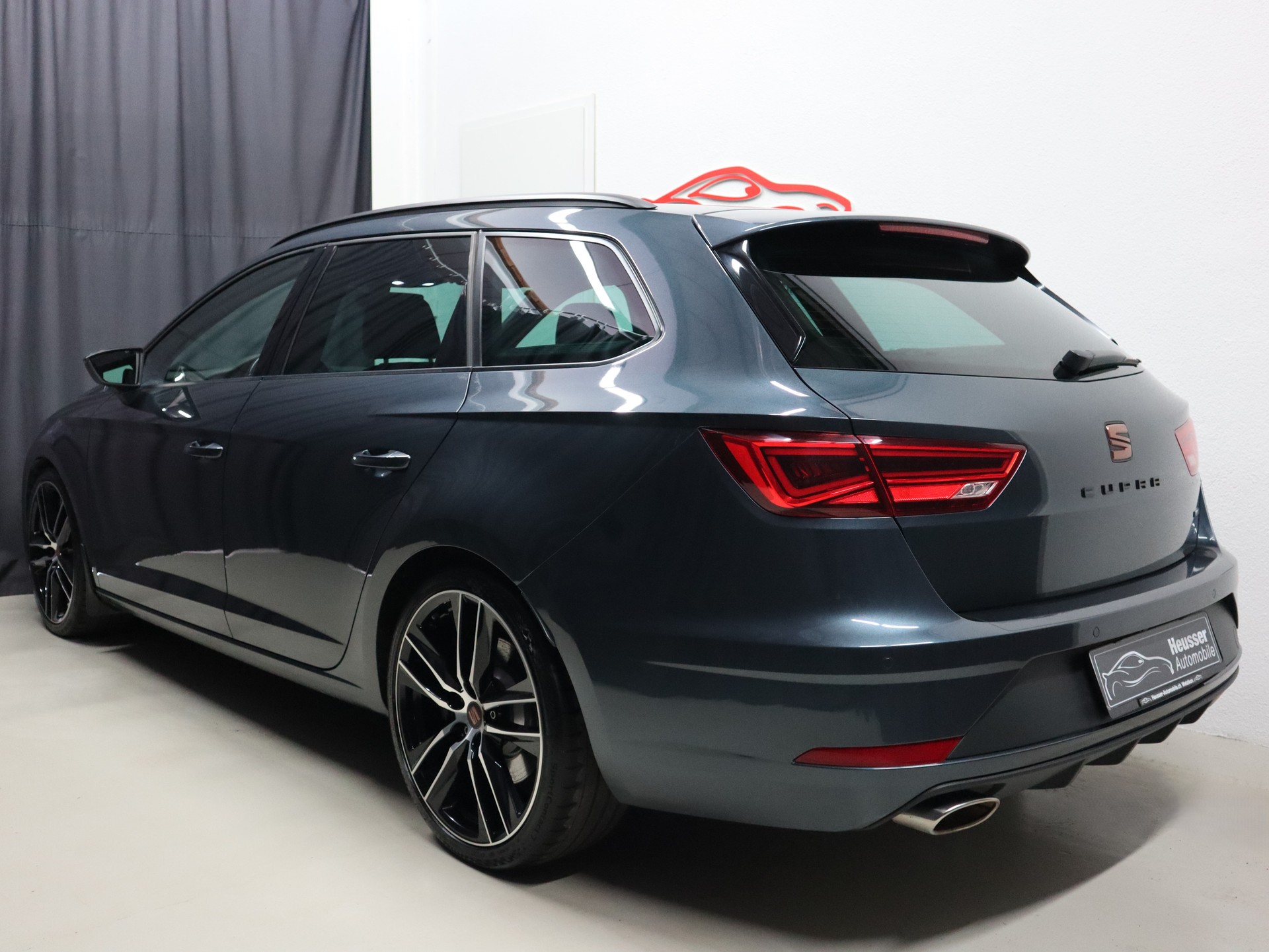 SEAT Leon ST 2.0 TSI Cupra 300 4 Drive DSG - Digital Cockpit - Navi - Beats - DCC - Kamera - 300 PS-image-3