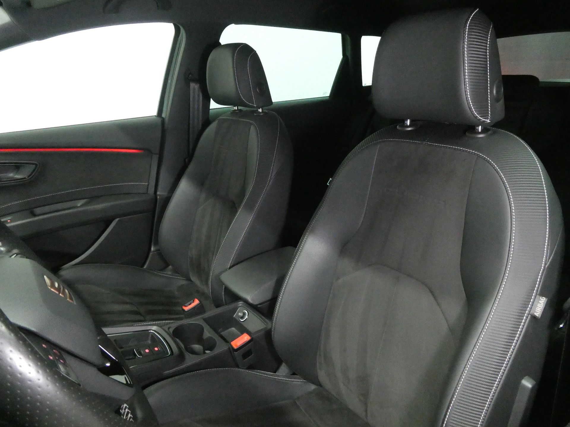 SEAT Leon ST 2.0 TSI Cupra 300 4 Drive DSG - Digital Cockpit - Navi - Beats - DCC - Kamera - 300 PS-image-9