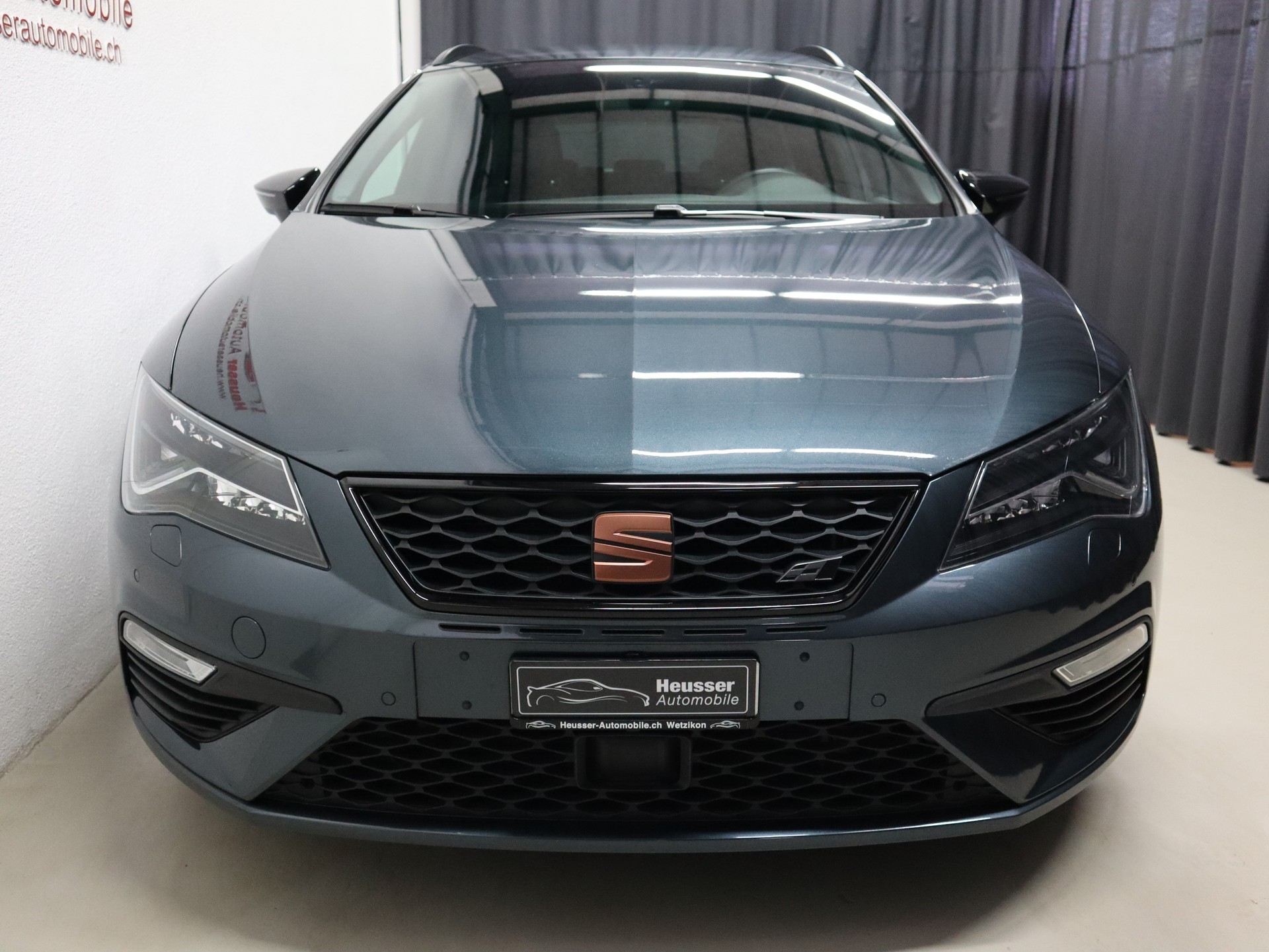 SEAT Leon ST 2.0 TSI Cupra 300 4 Drive DSG - Digital Cockpit - Navi - Beats - DCC - Kamera - 300 PS-image-6