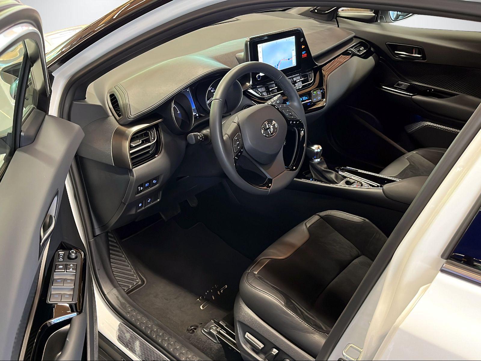 TOYOTA C-HR 2.0 VVTi HSD Move-image-6