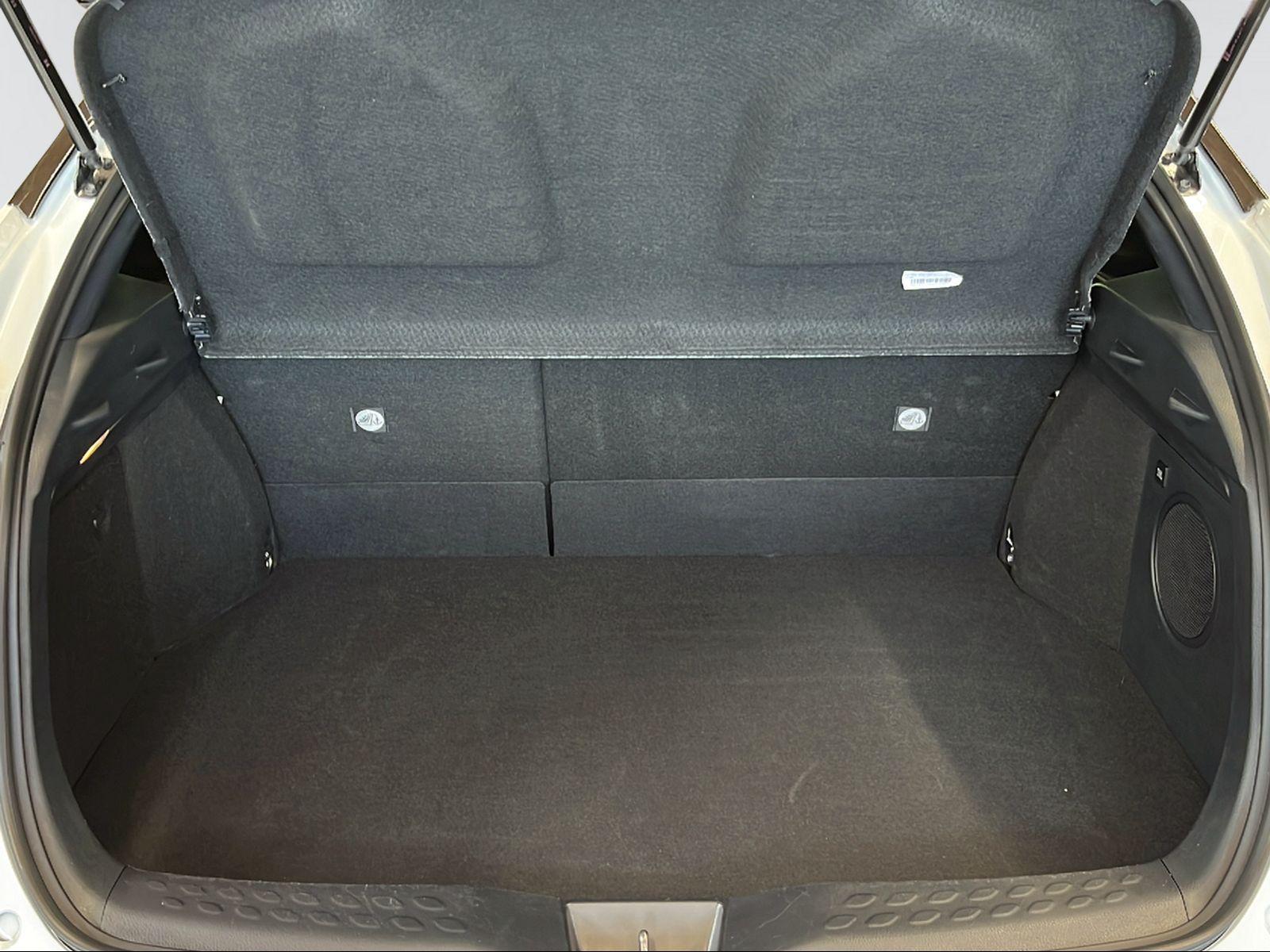 TOYOTA C-HR 2.0 VVTi HSD Move-image-8