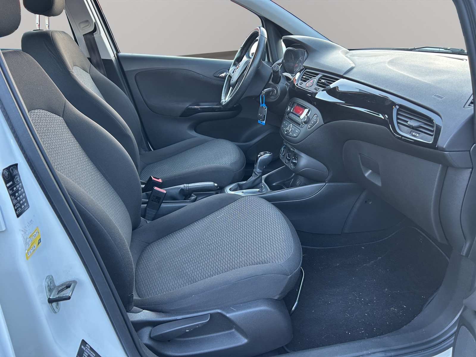 OPEL Corsa 1.4 TP Cosmo Automatic-image-14