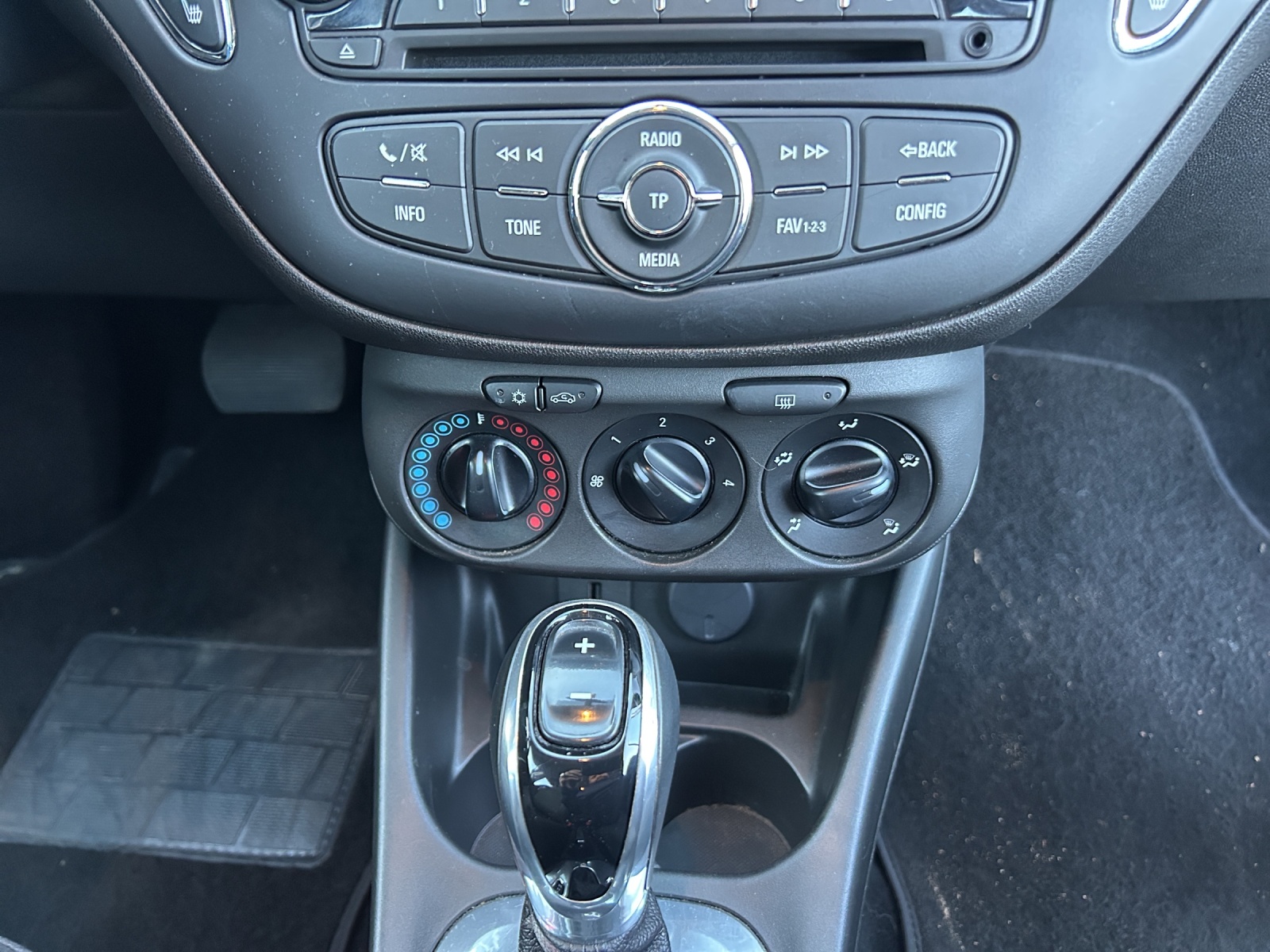 OPEL Corsa 1.4 TP Cosmo Automatic-image-9