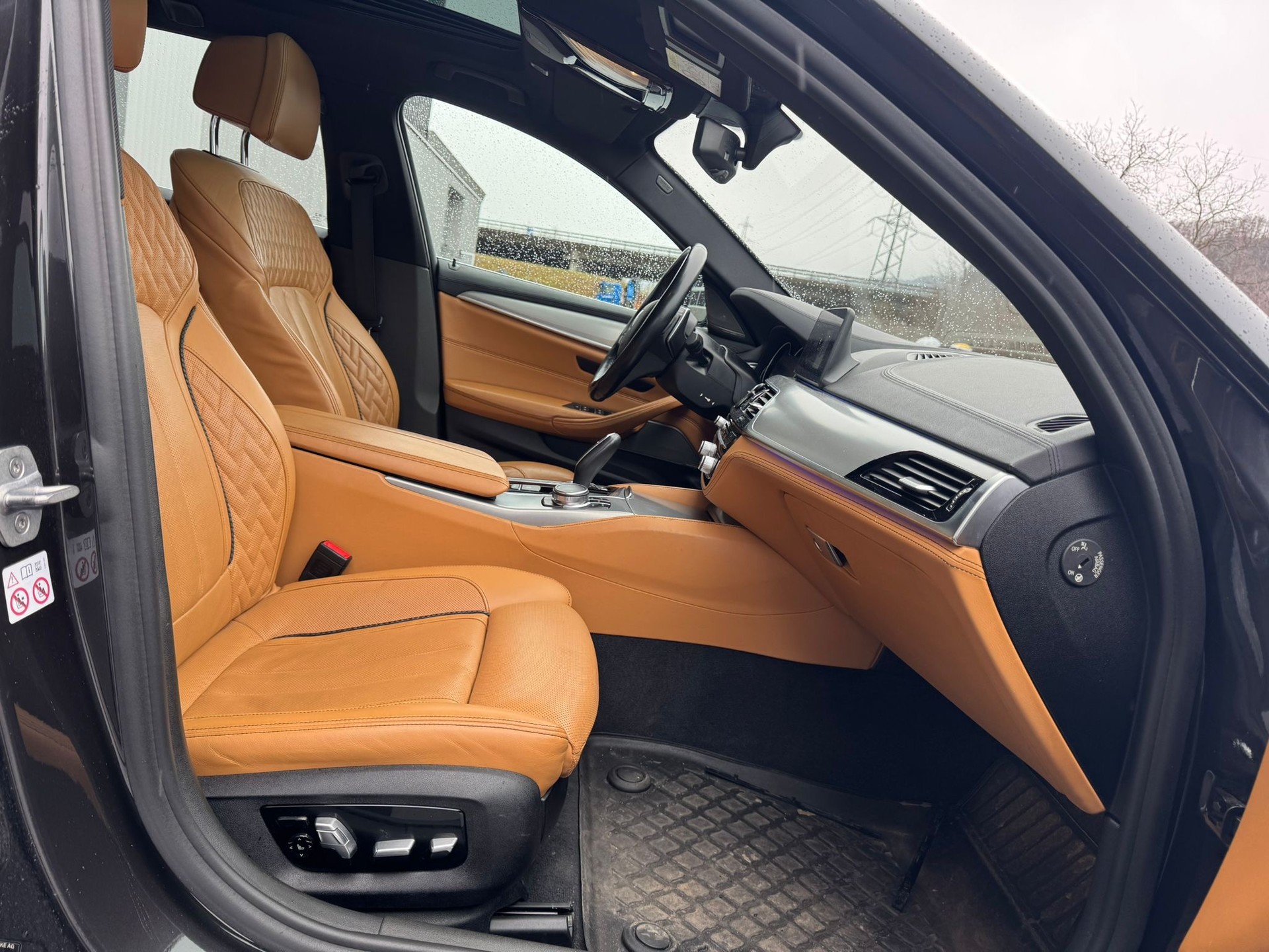 BMW 540i xDrive Touring Luxury Line Steptronic-image-11
