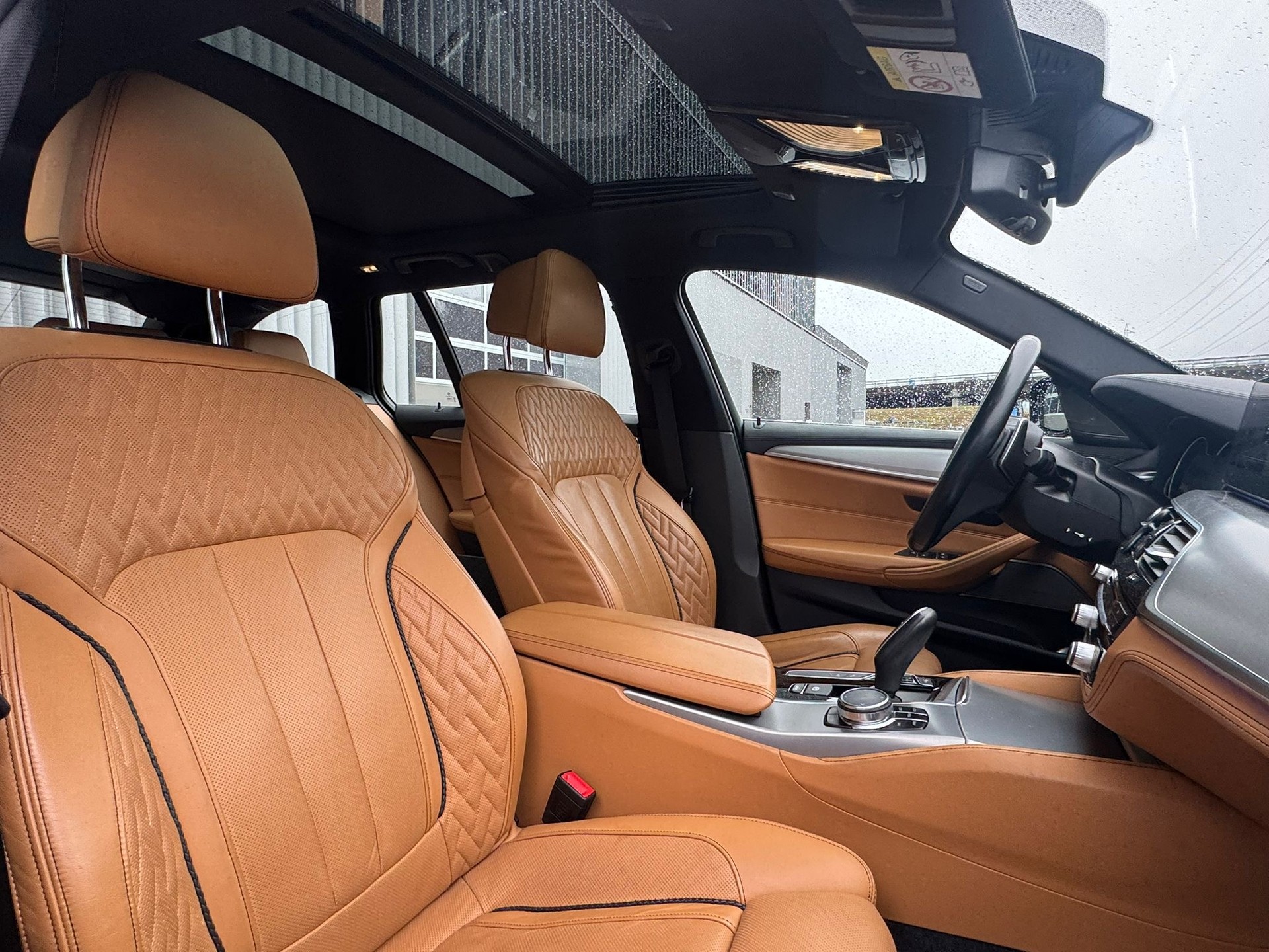 BMW 540i xDrive Touring Luxury Line Steptronic-image-10