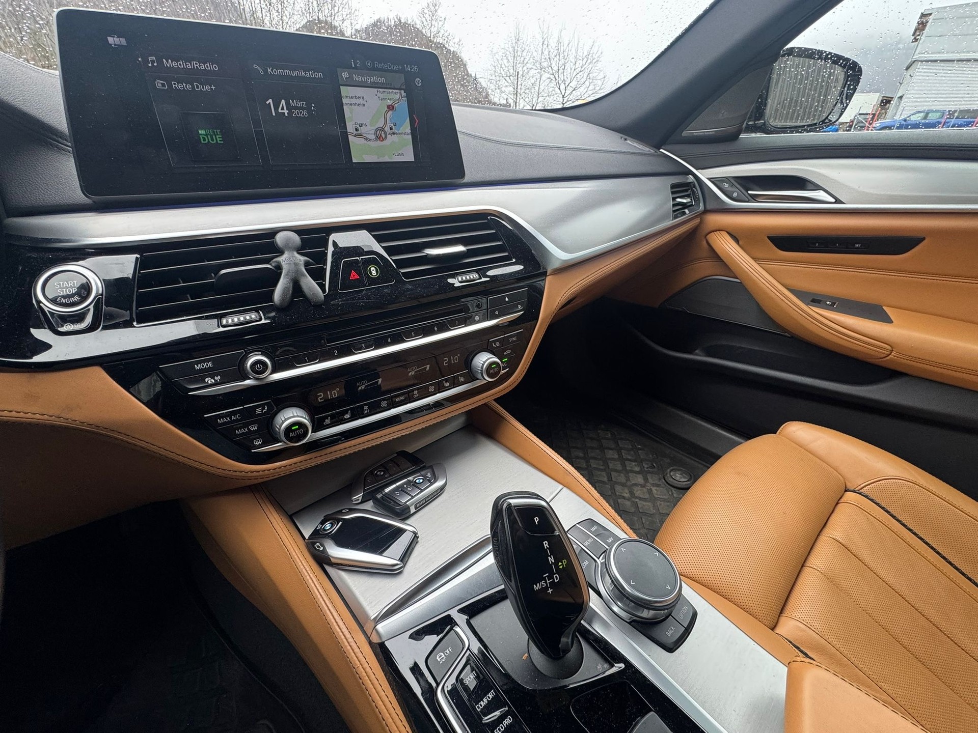 BMW 540i xDrive Touring Luxury Line Steptronic-image-12