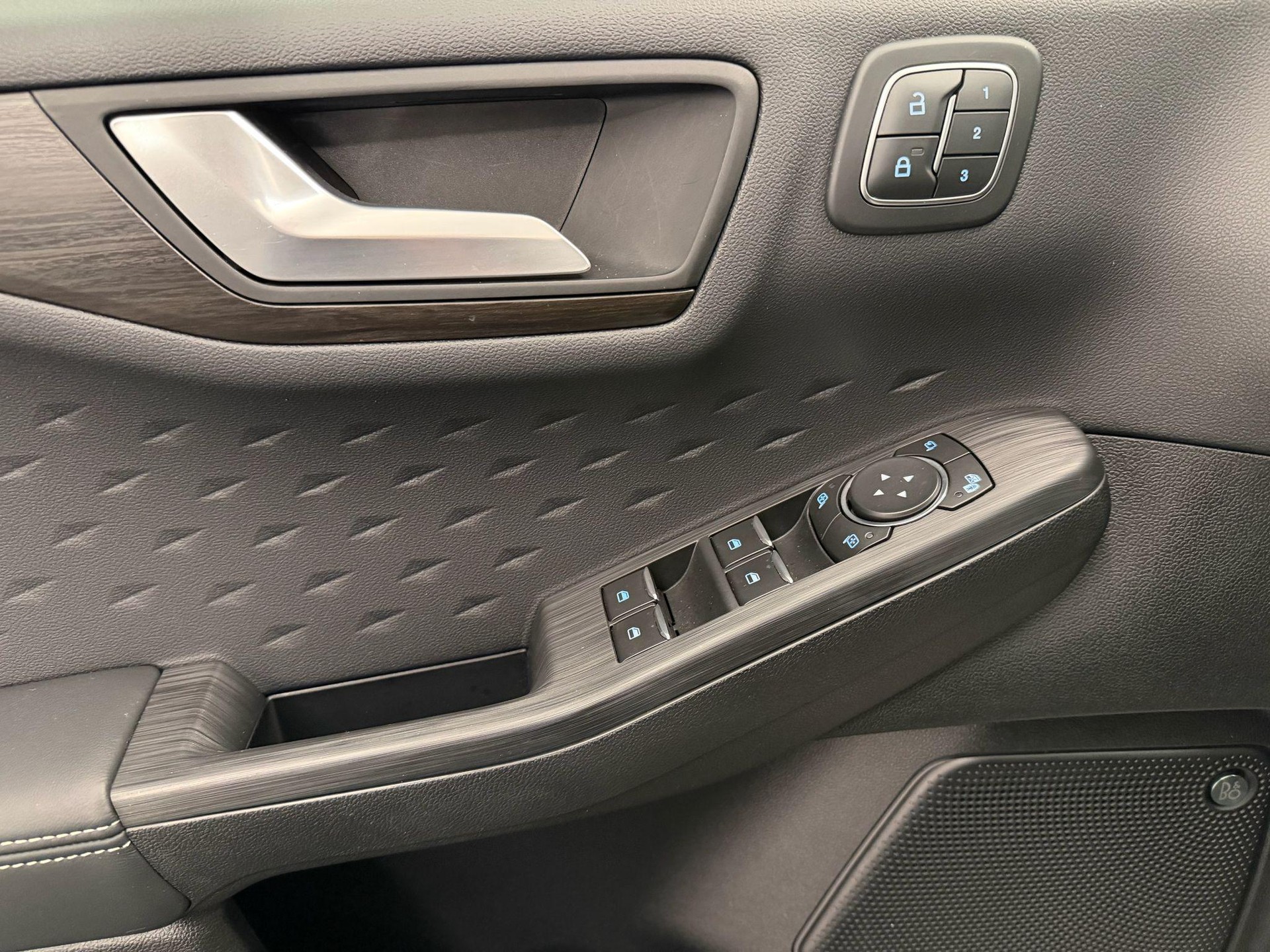 FORD Kuga 2.0 EcoBlue Vignale 4x4-image-12